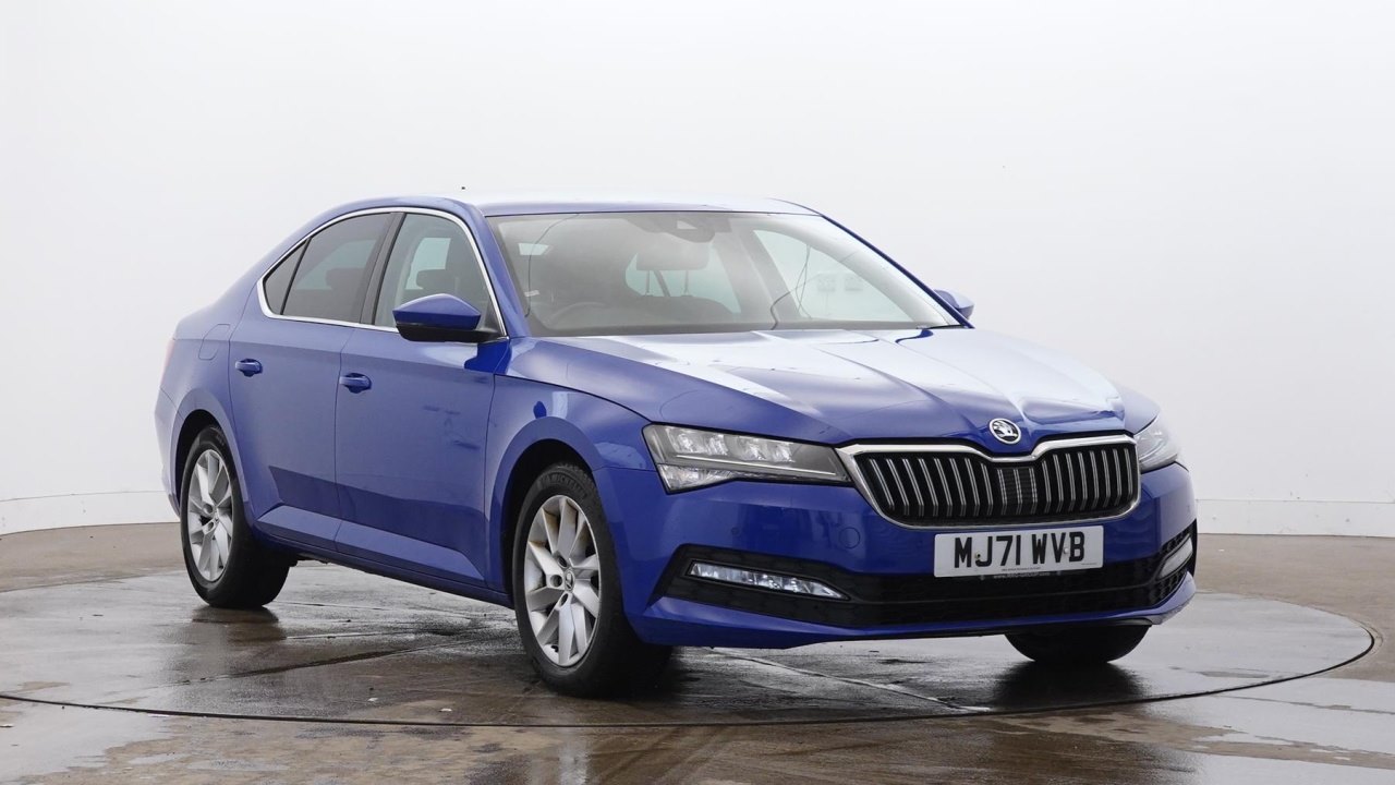 Main listing image - Skoda Superb