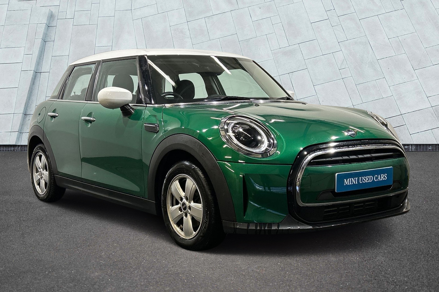 Main listing image - MINI Hatchback 5dr