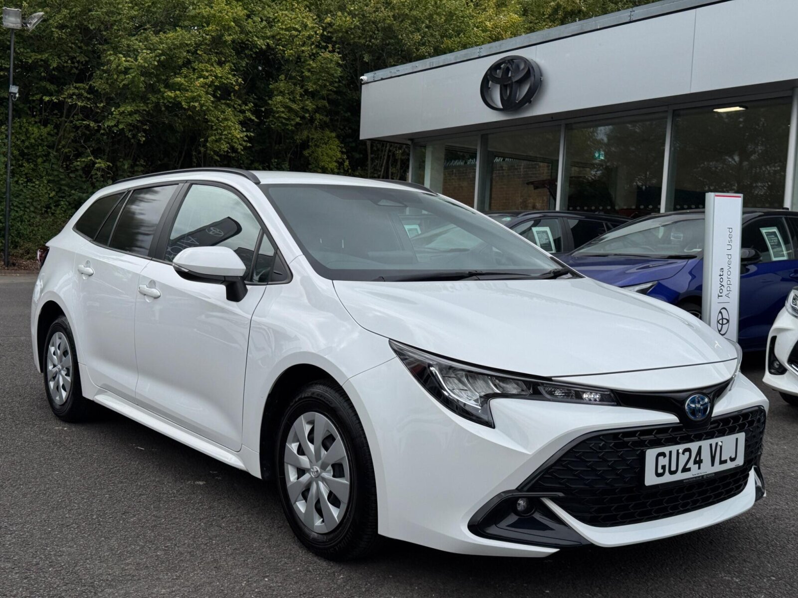 Main listing image - Toyota Corolla