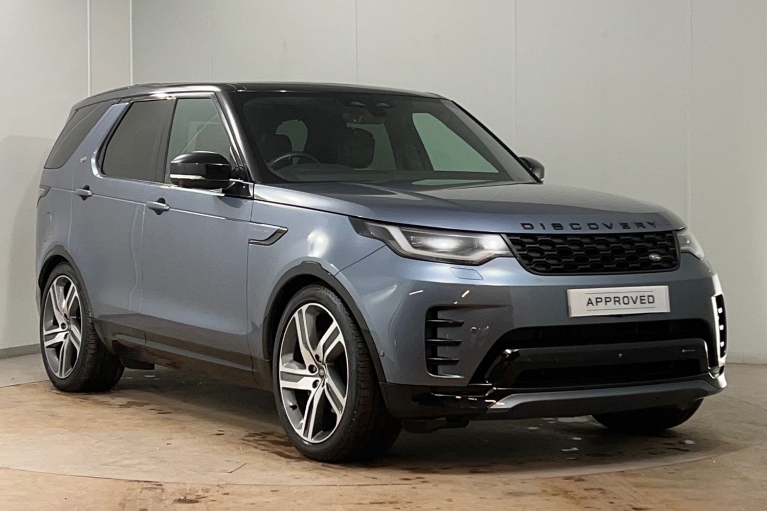 Main listing image - Land Rover Discovery