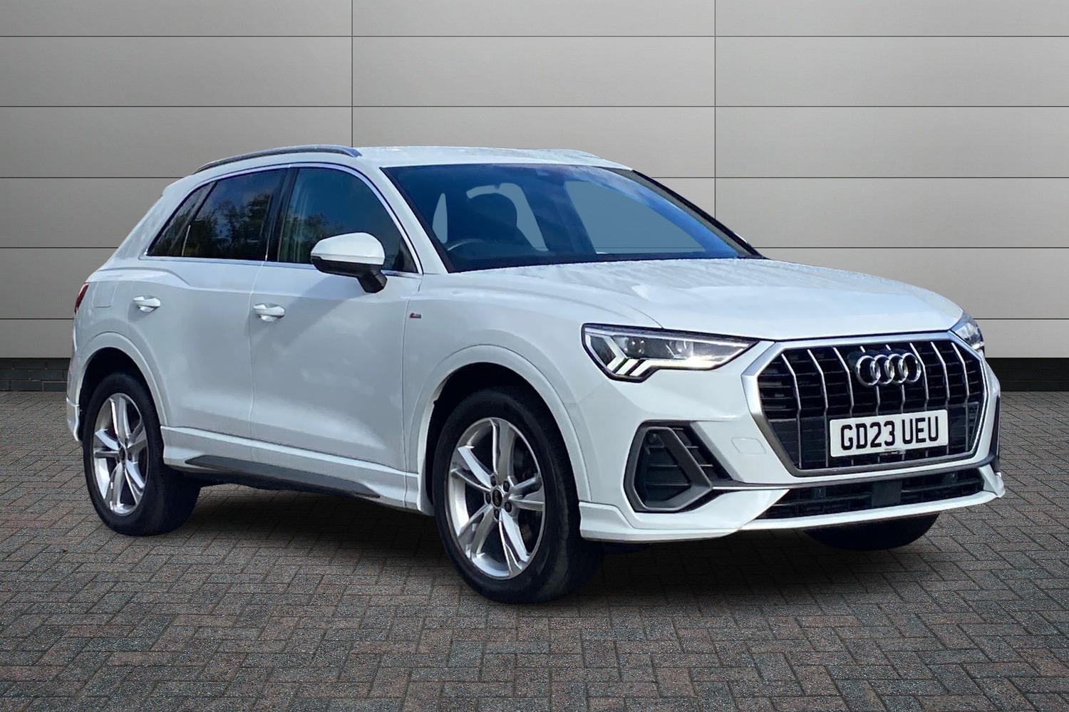 Main listing image - Audi Q3