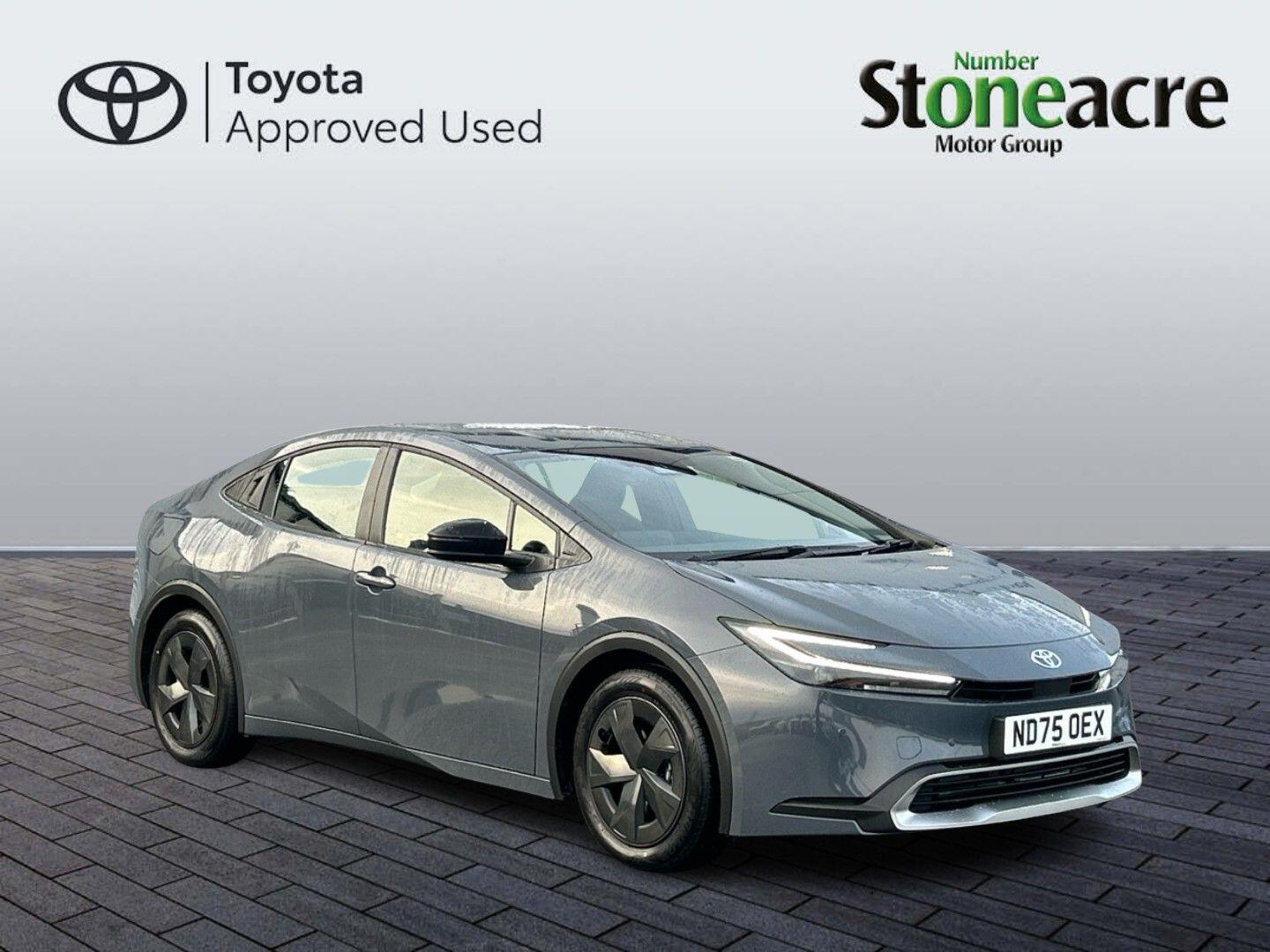 Main listing image - Toyota Prius Plug-In