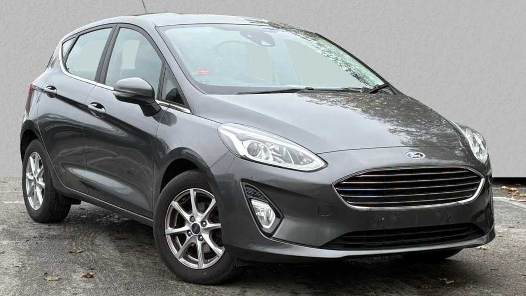 Main listing image - Ford Fiesta