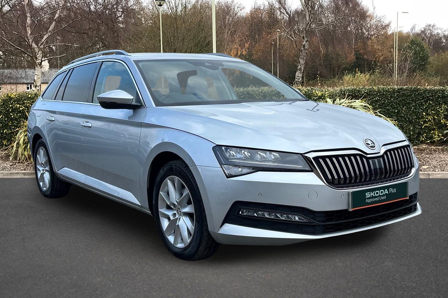 Main listing image - Skoda Superb Estate