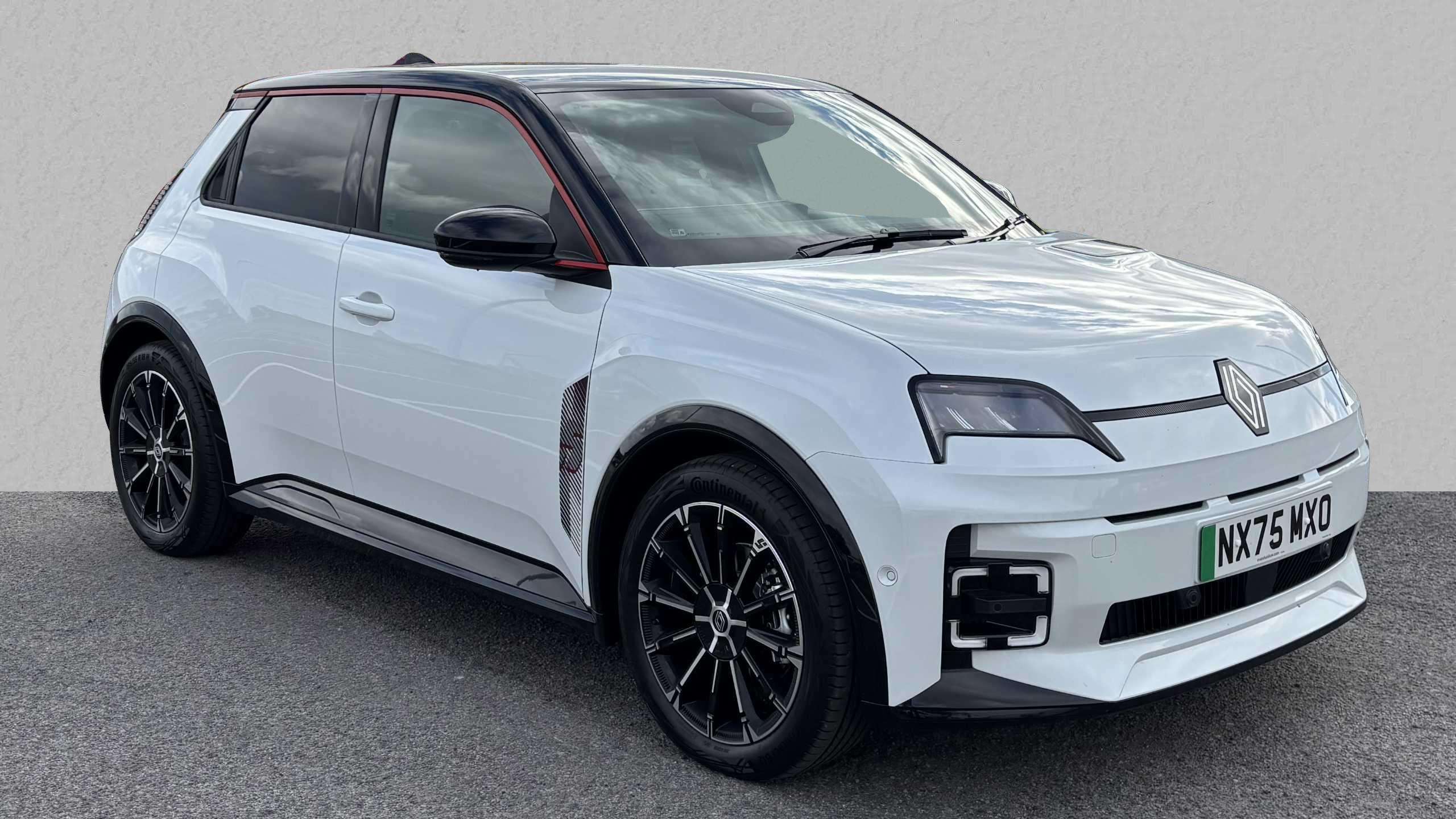 Main listing image - Renault 5