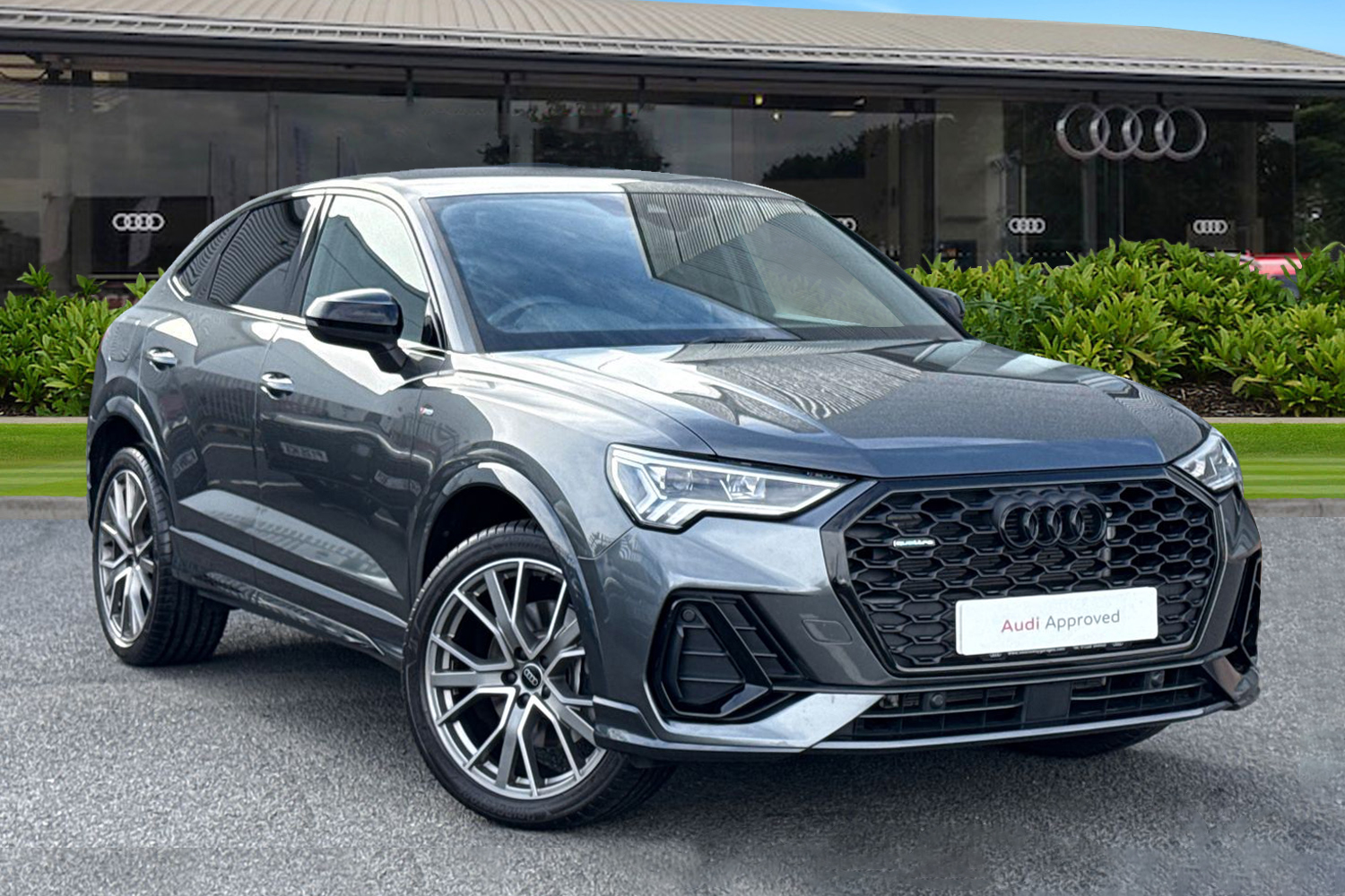 Main listing image - Audi Q3