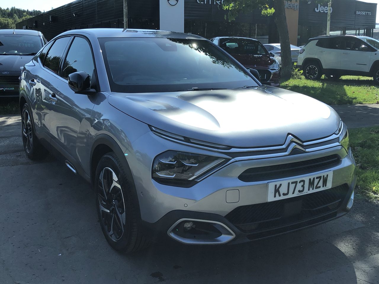 Main listing image - Citroen C4 X