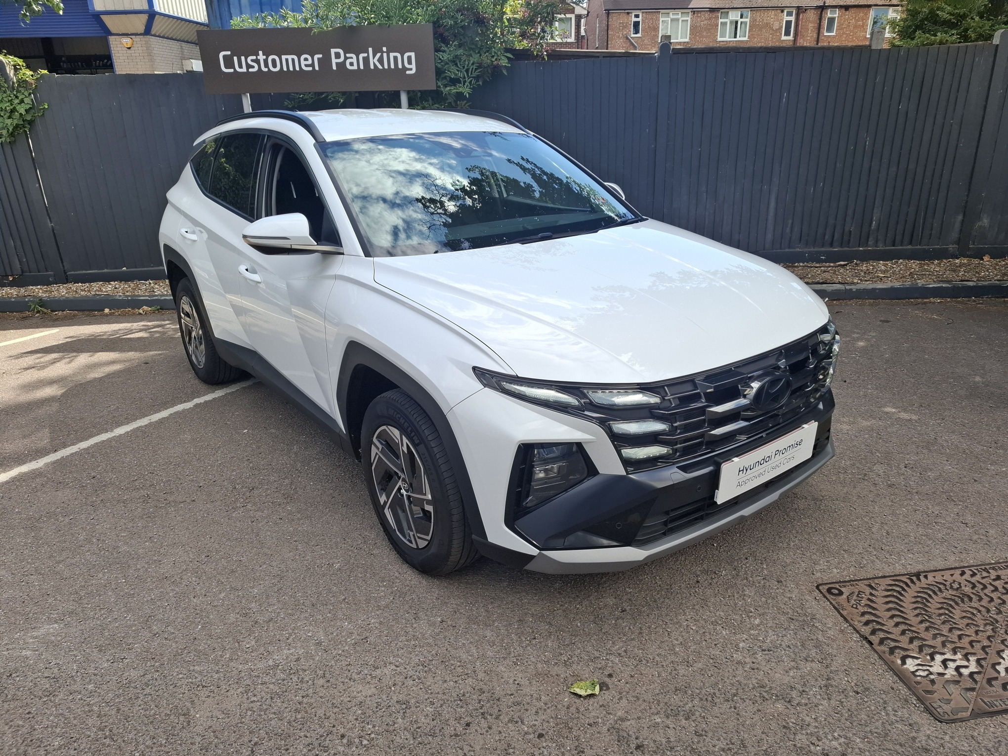 Main listing image - Hyundai Tucson