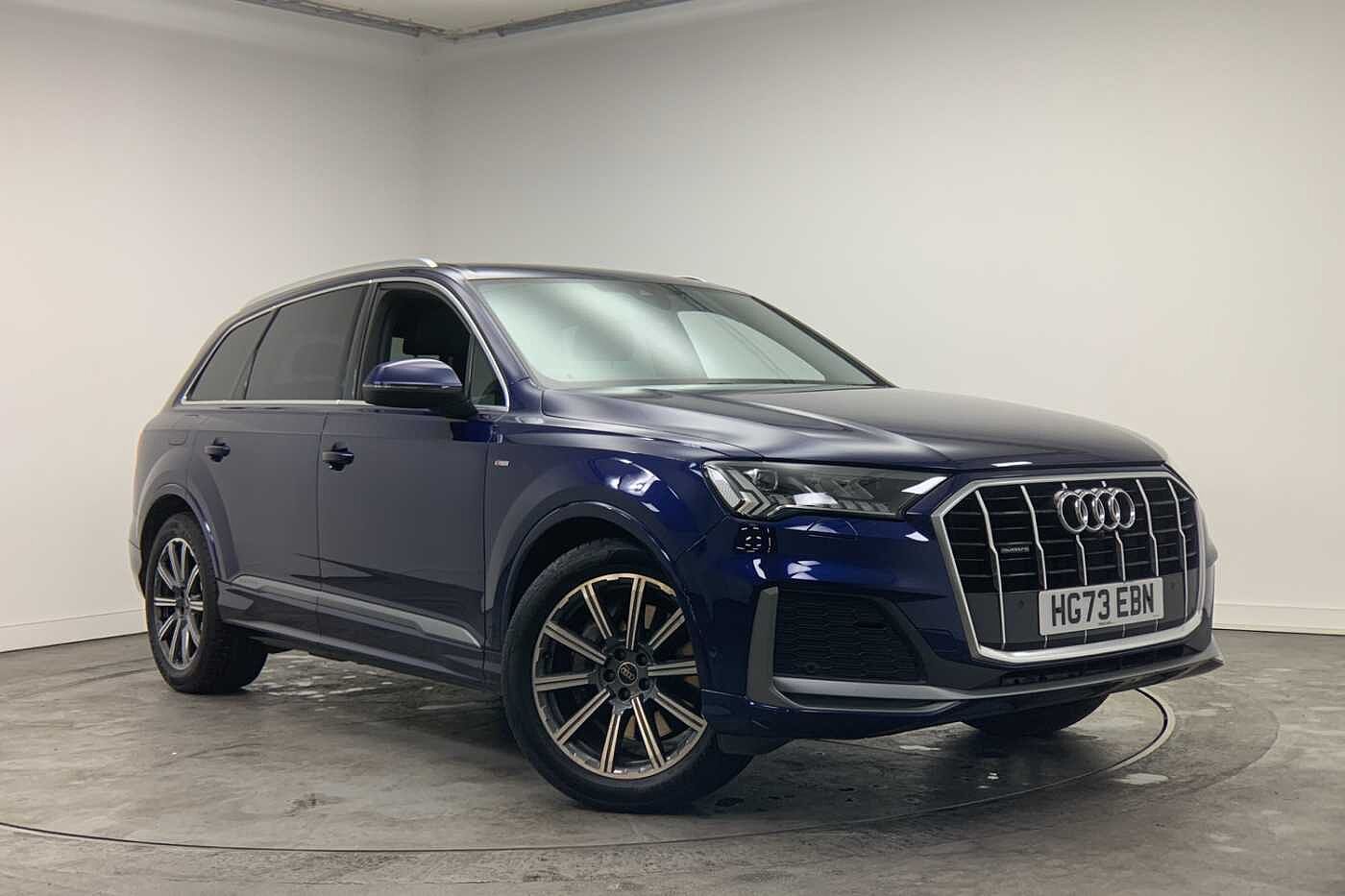 Main listing image - Audi Q7