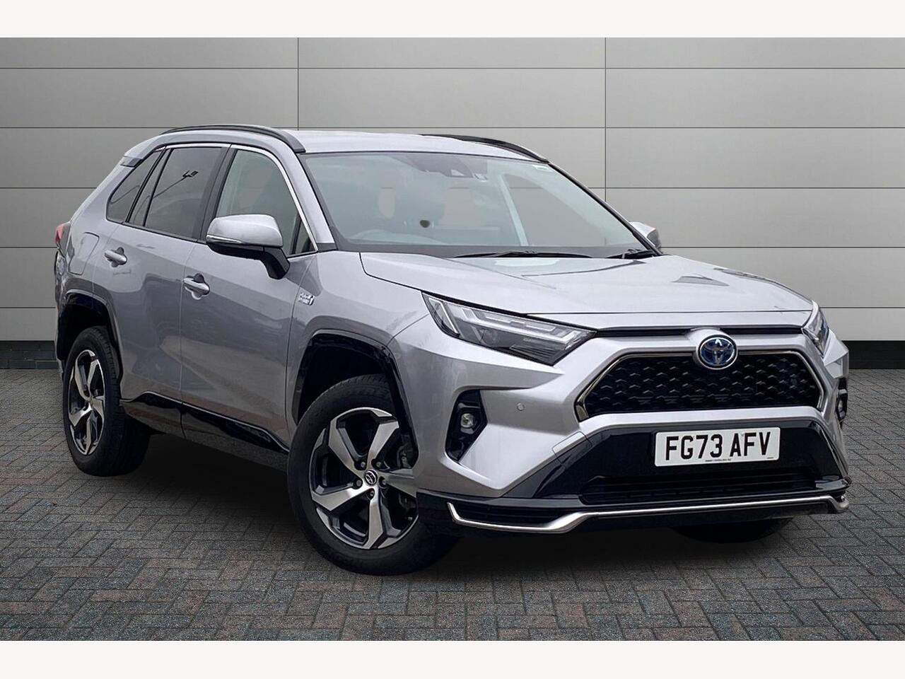 Main listing image - Toyota RAV4