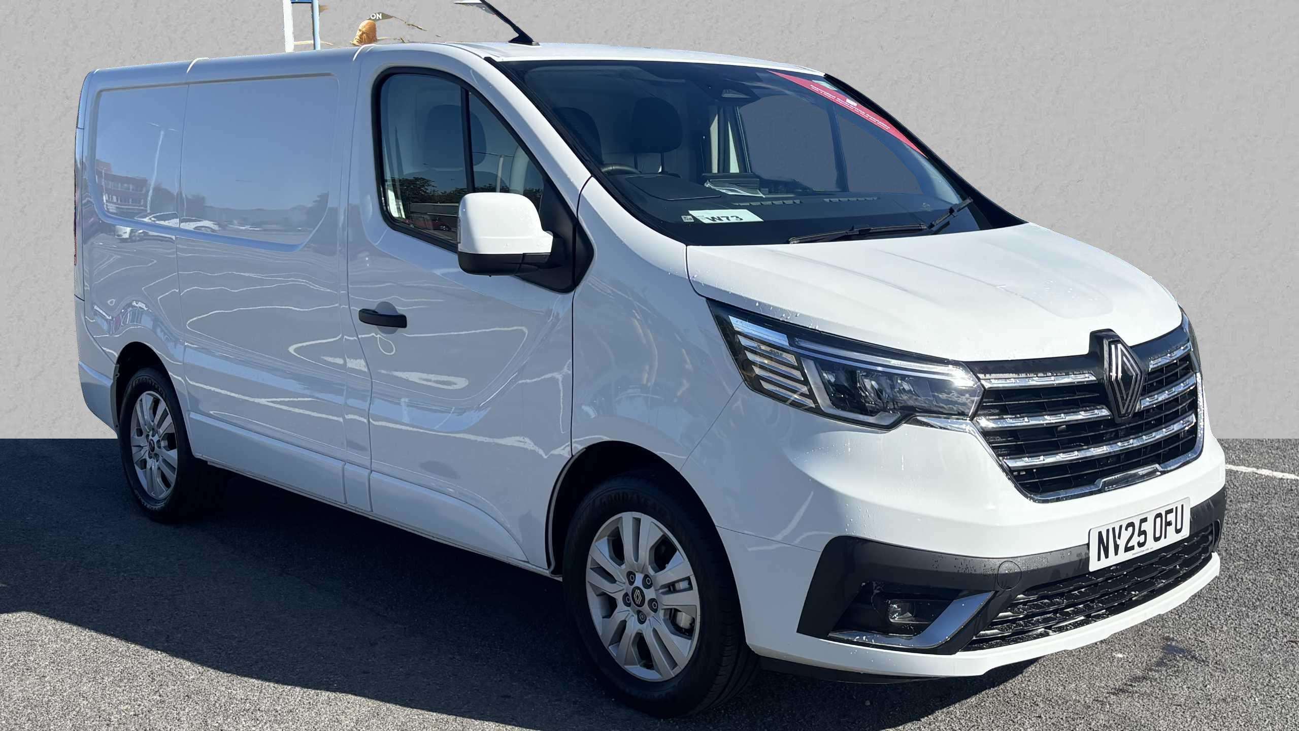 Main listing image - Renault Trafic