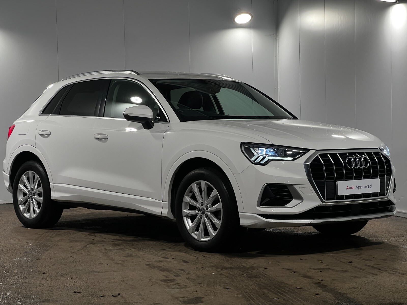 Main listing image - Audi Q3