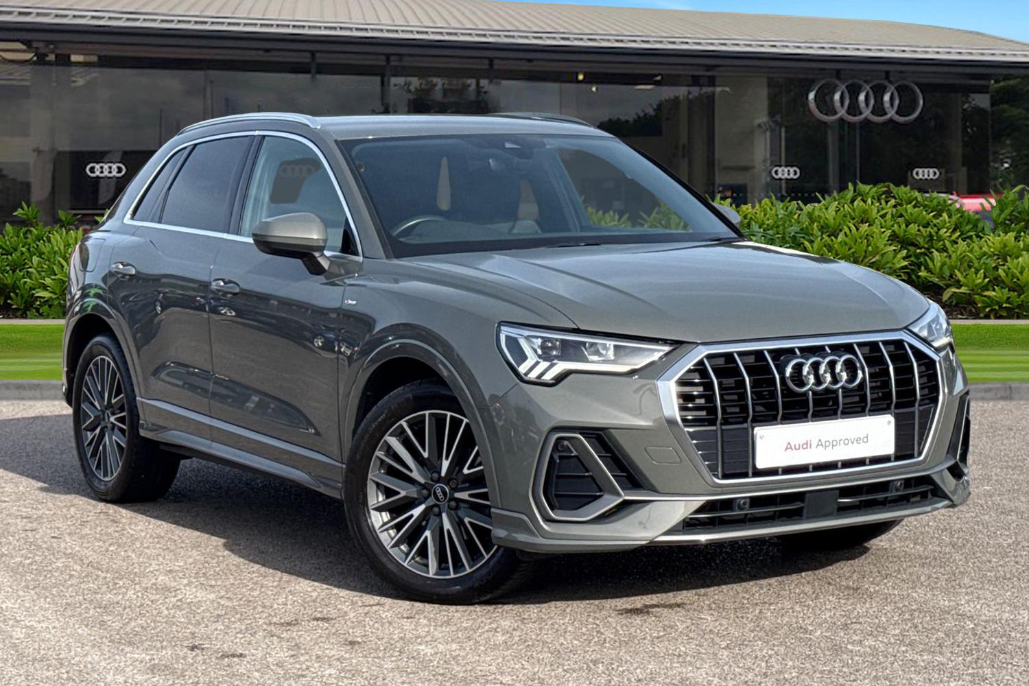 Main listing image - Audi Q3
