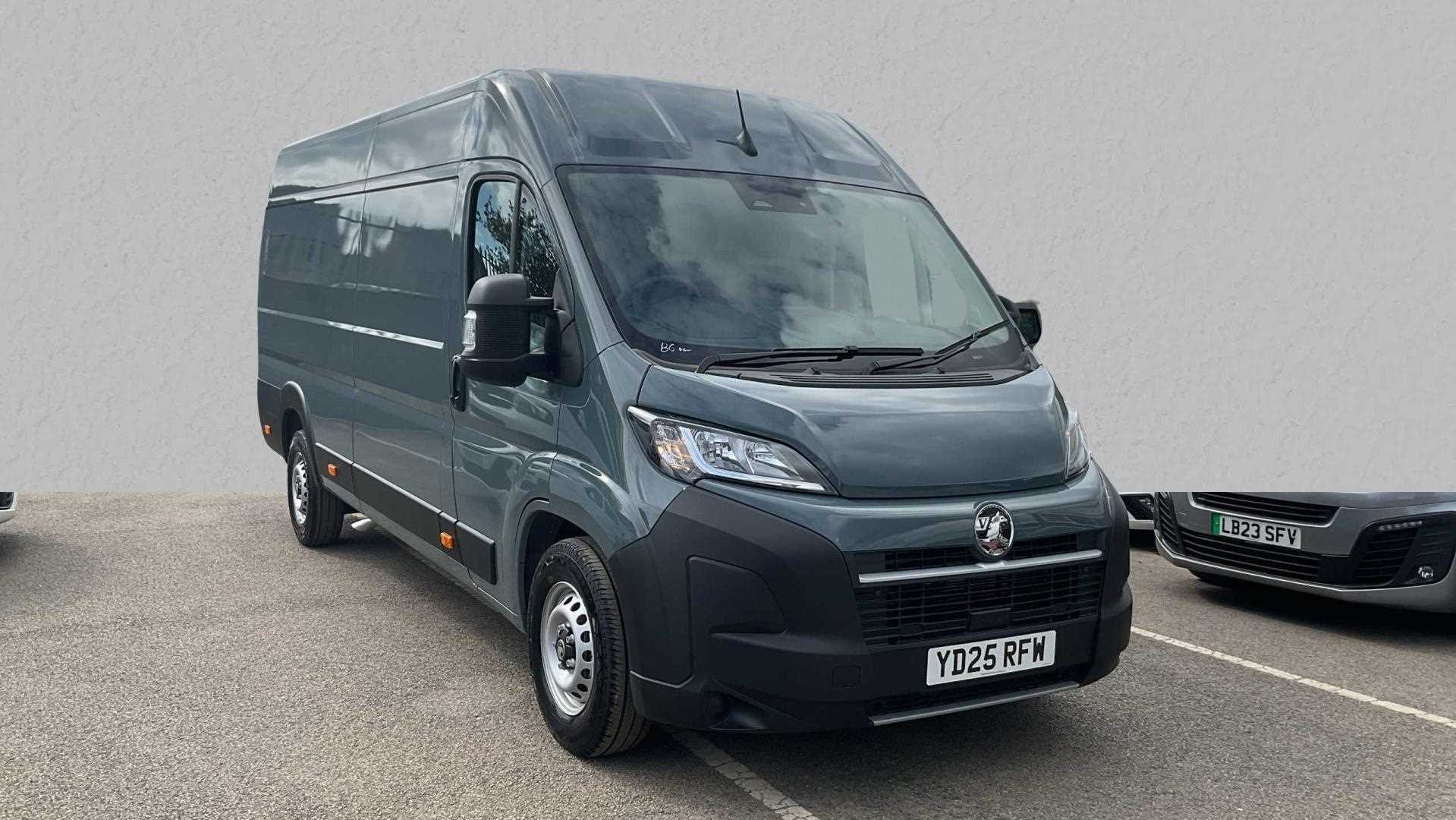 Main listing image - Vauxhall Movano