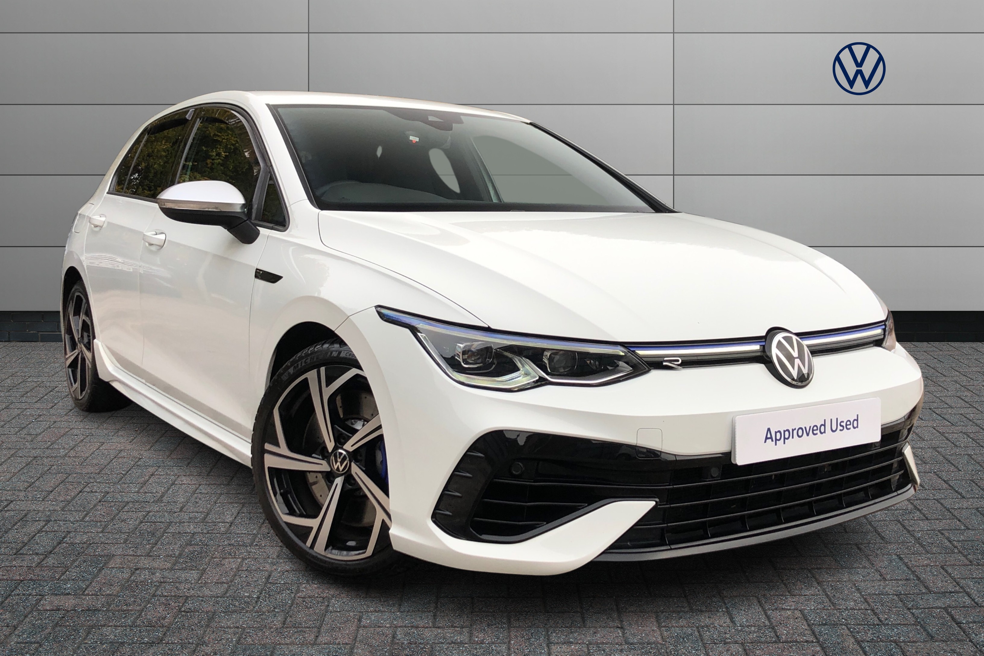 Main listing image - Volkswagen Golf R