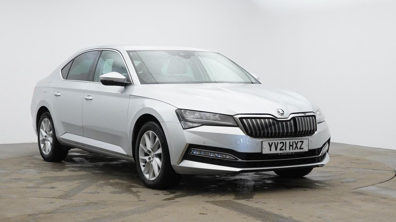 Main listing image - Skoda Superb