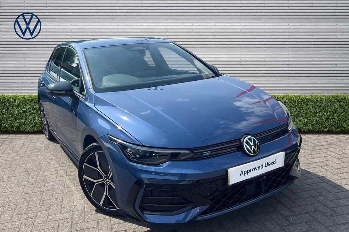 Main listing image - Volkswagen Golf