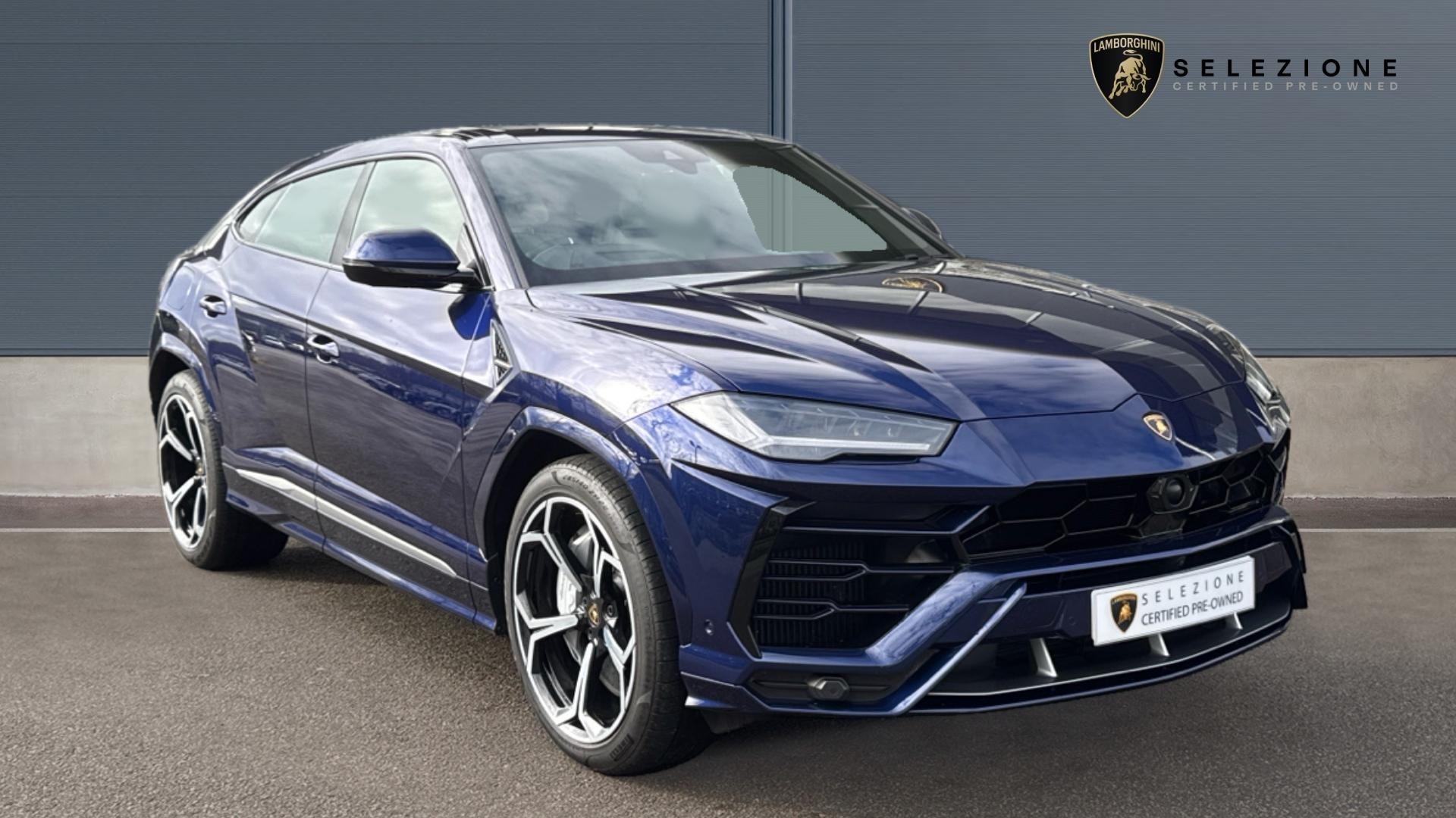 Main listing image - Lamborghini Urus