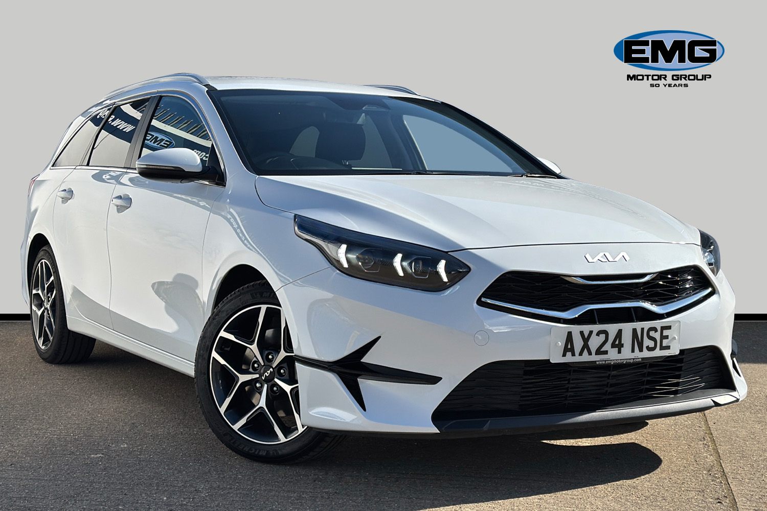 Main listing image - Kia Ceed SW