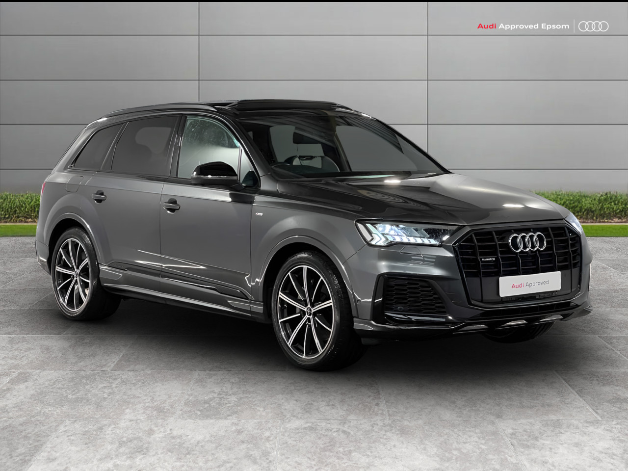 Main listing image - Audi Q7