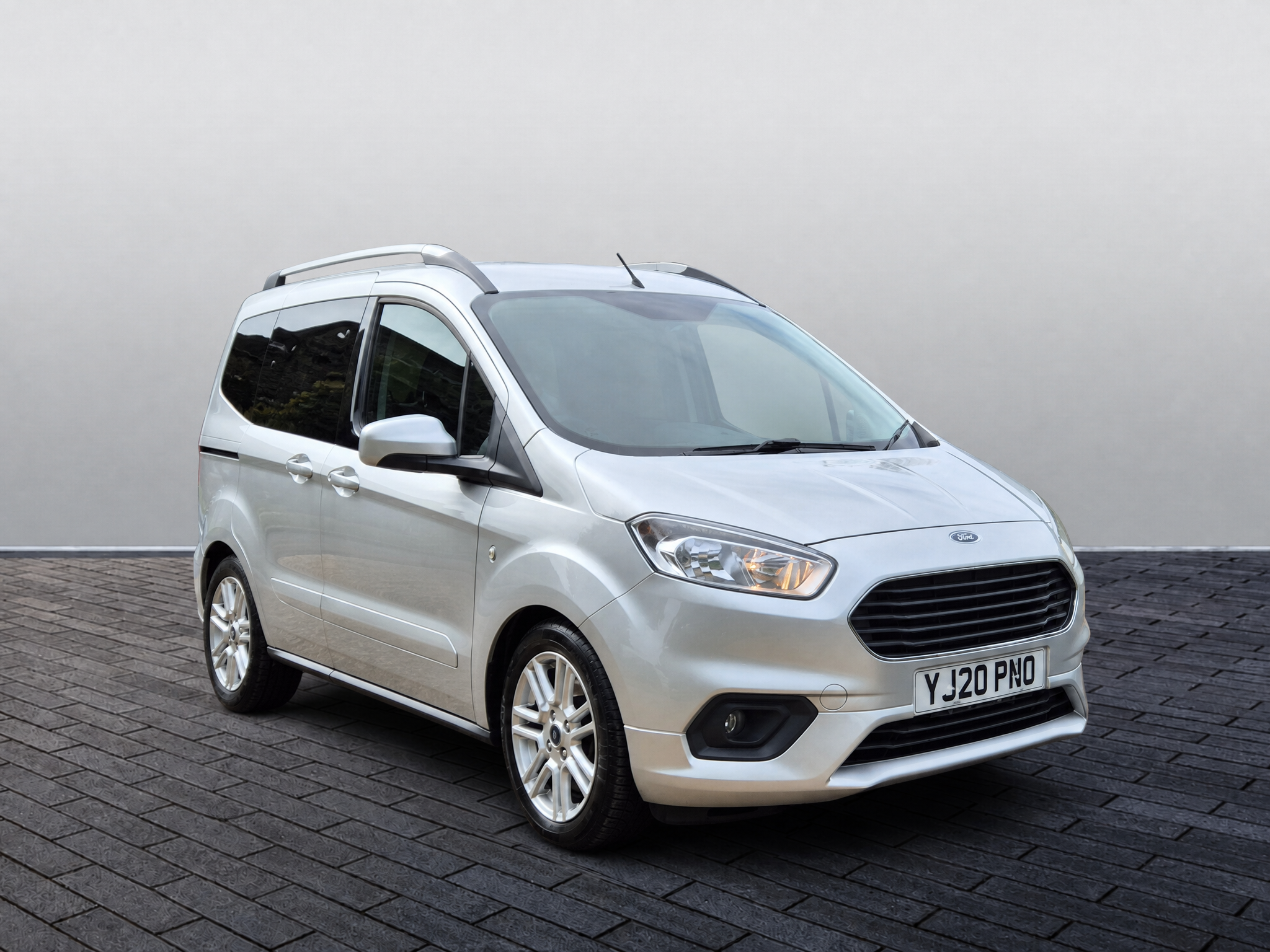 Main listing image - Ford Tourneo Courier