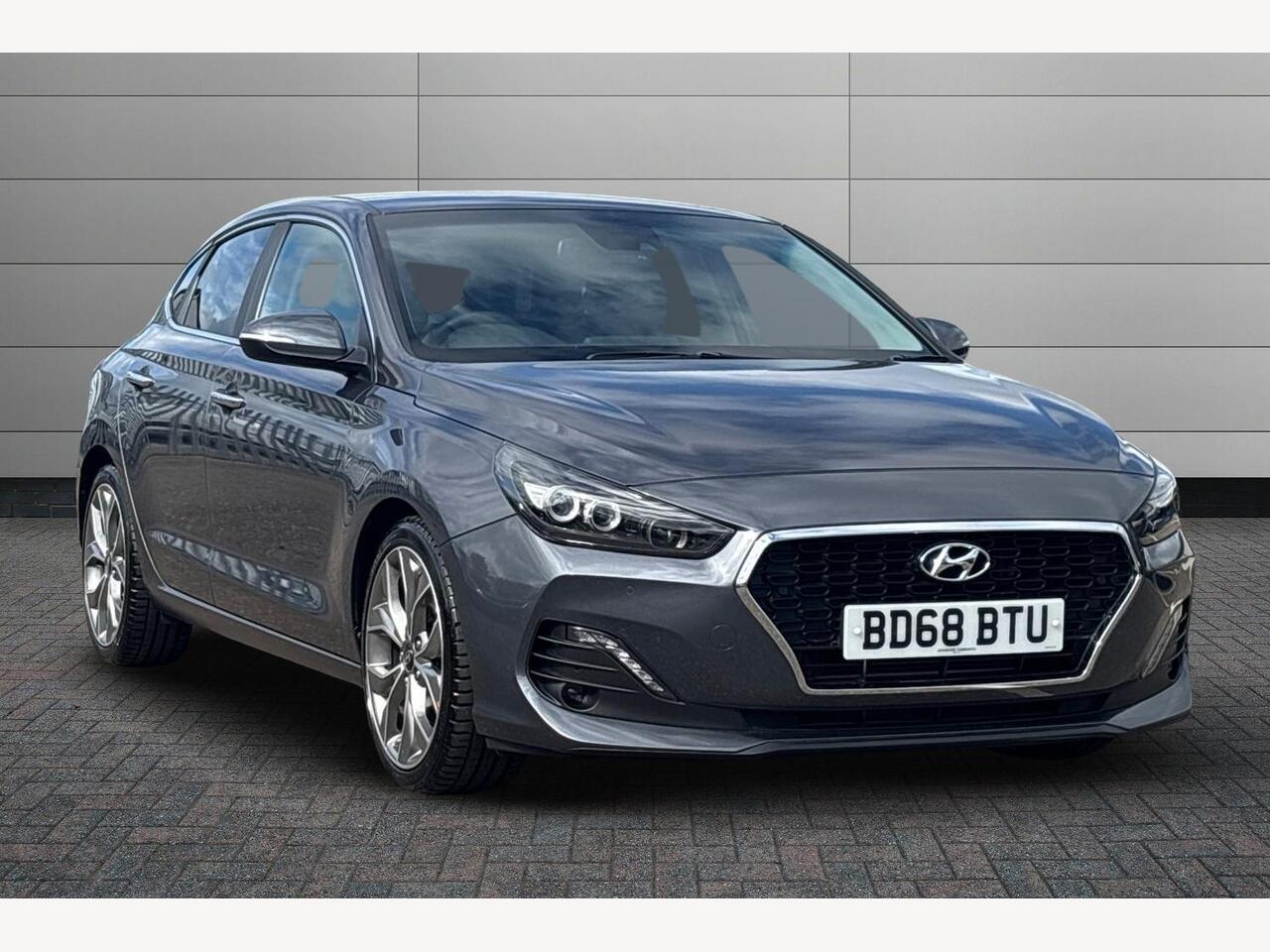 Main listing image - Hyundai i30 Fastback