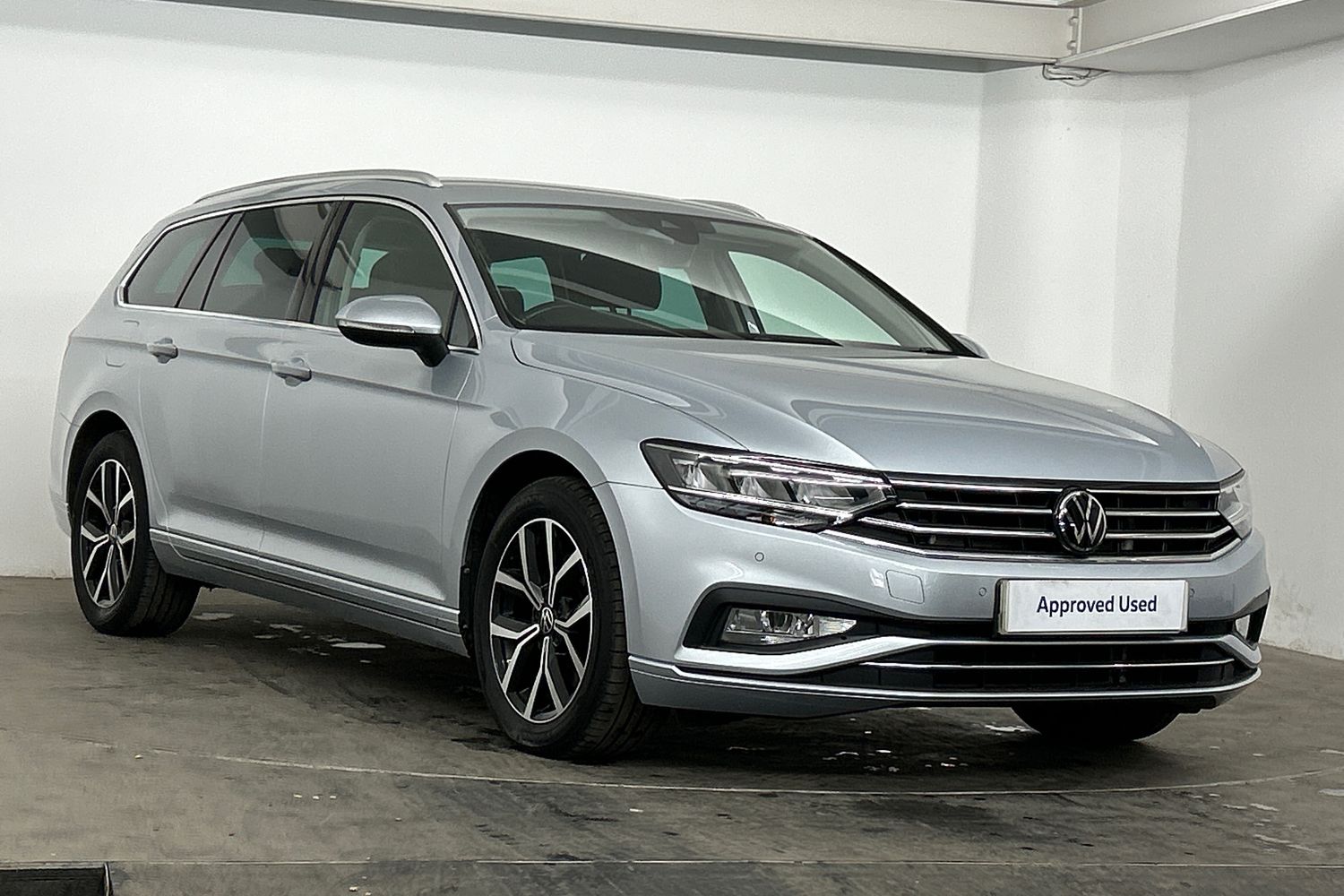 Main listing image - Volkswagen Passat Estate