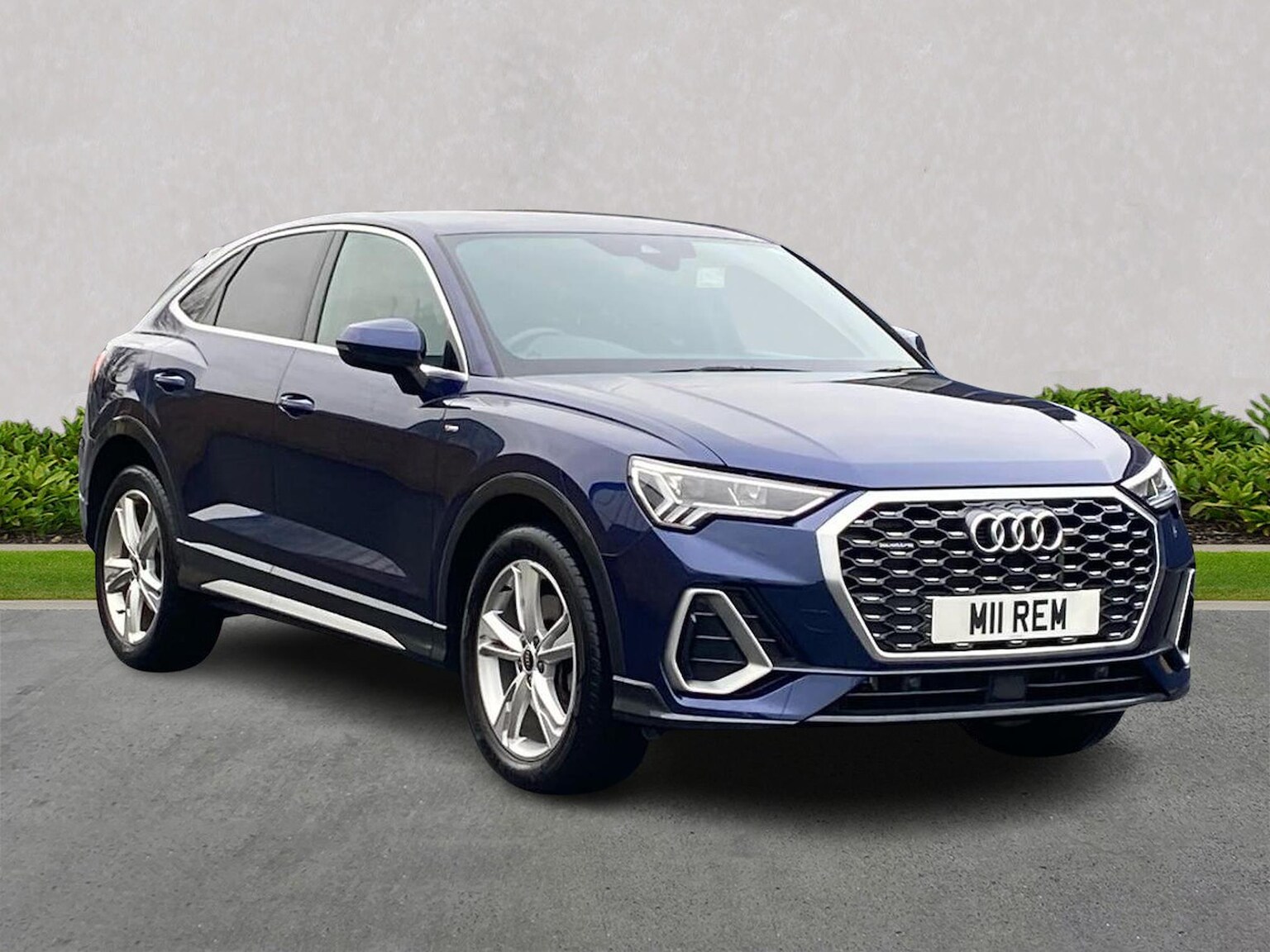 Main listing image - Audi Q3