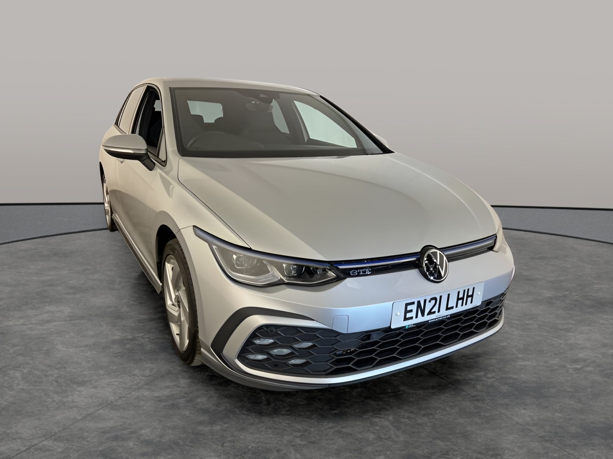 Main listing image - Volkswagen Golf GTE