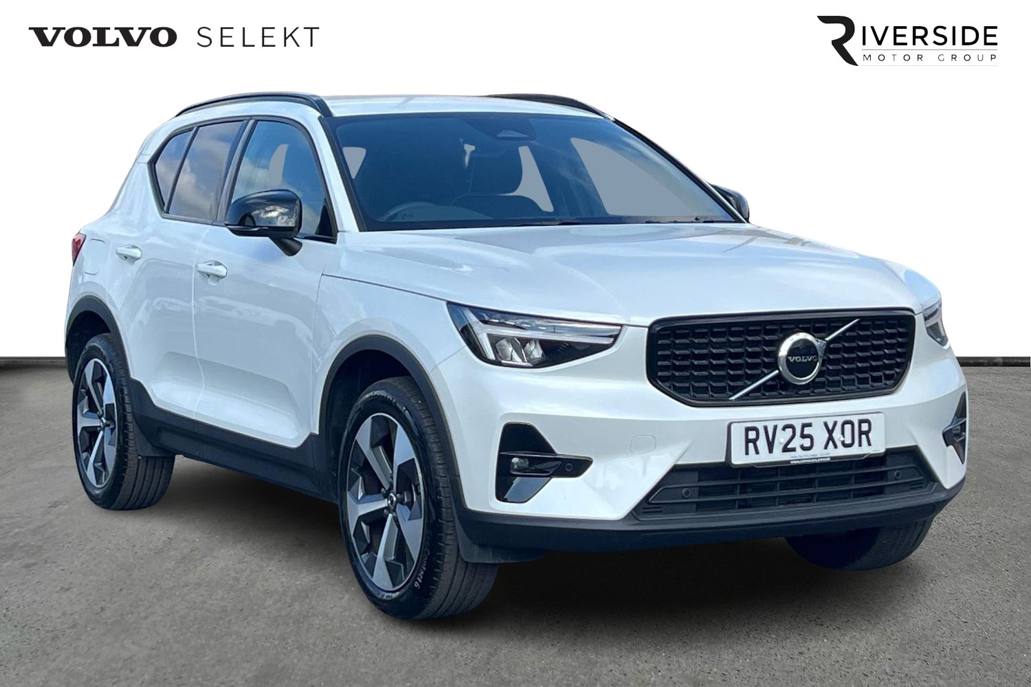 Main listing image - Volvo XC40