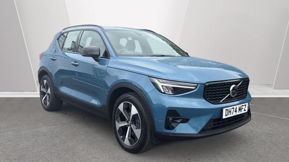 Main listing image - Volvo XC40