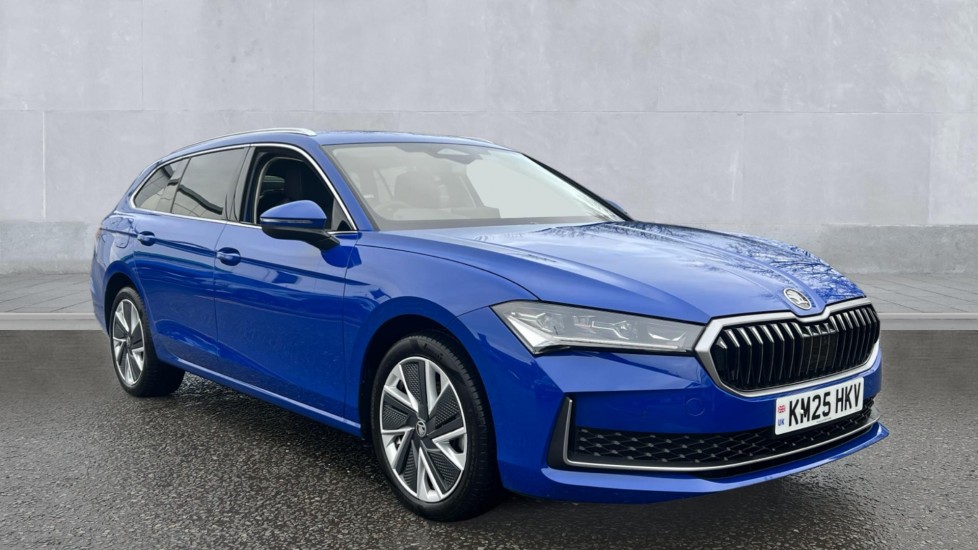 Main listing image - Skoda Superb Estate