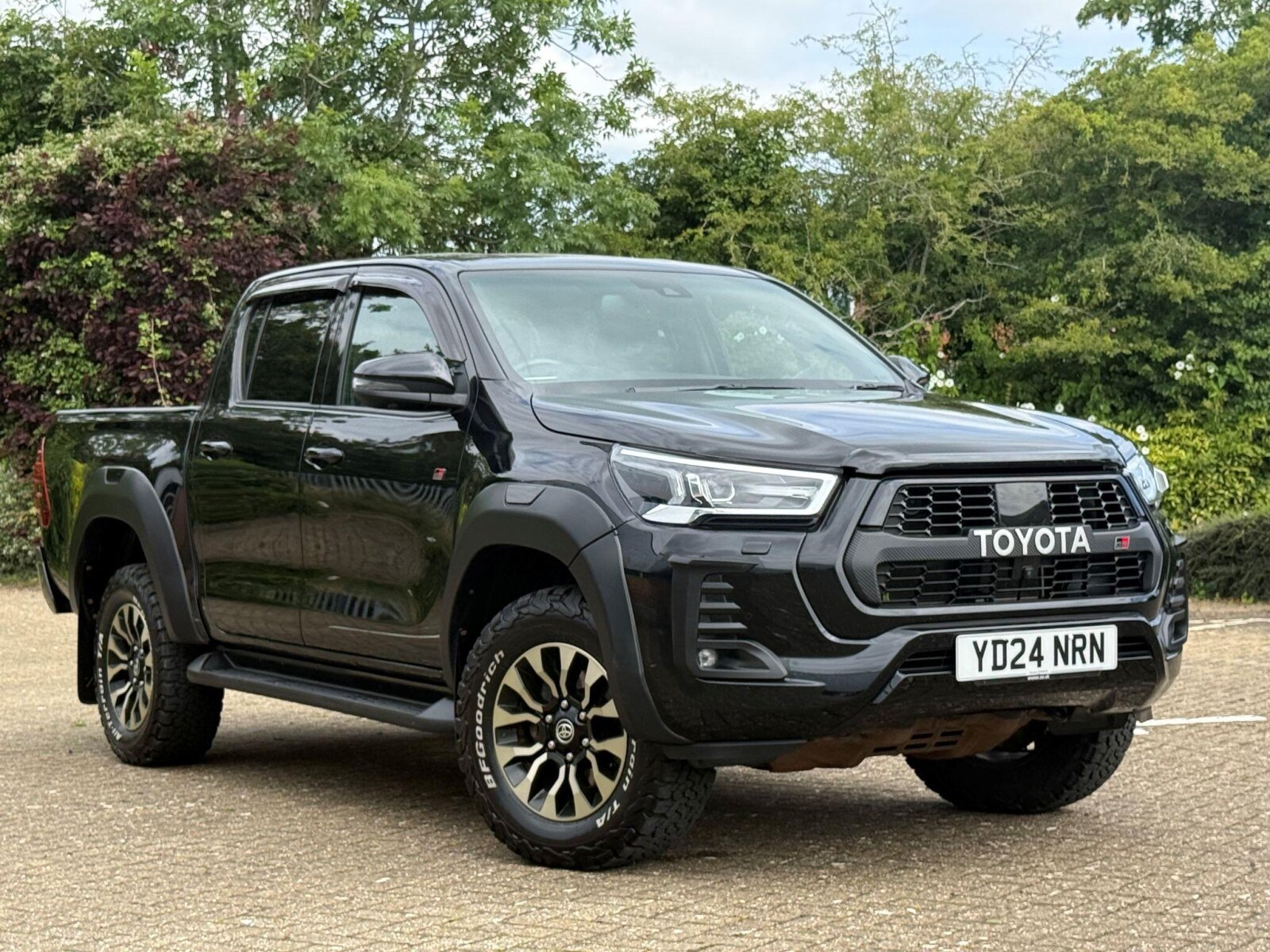 Main listing image - Toyota Hilux