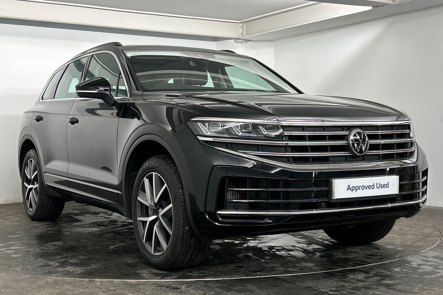 Main listing image - Volkswagen Touareg