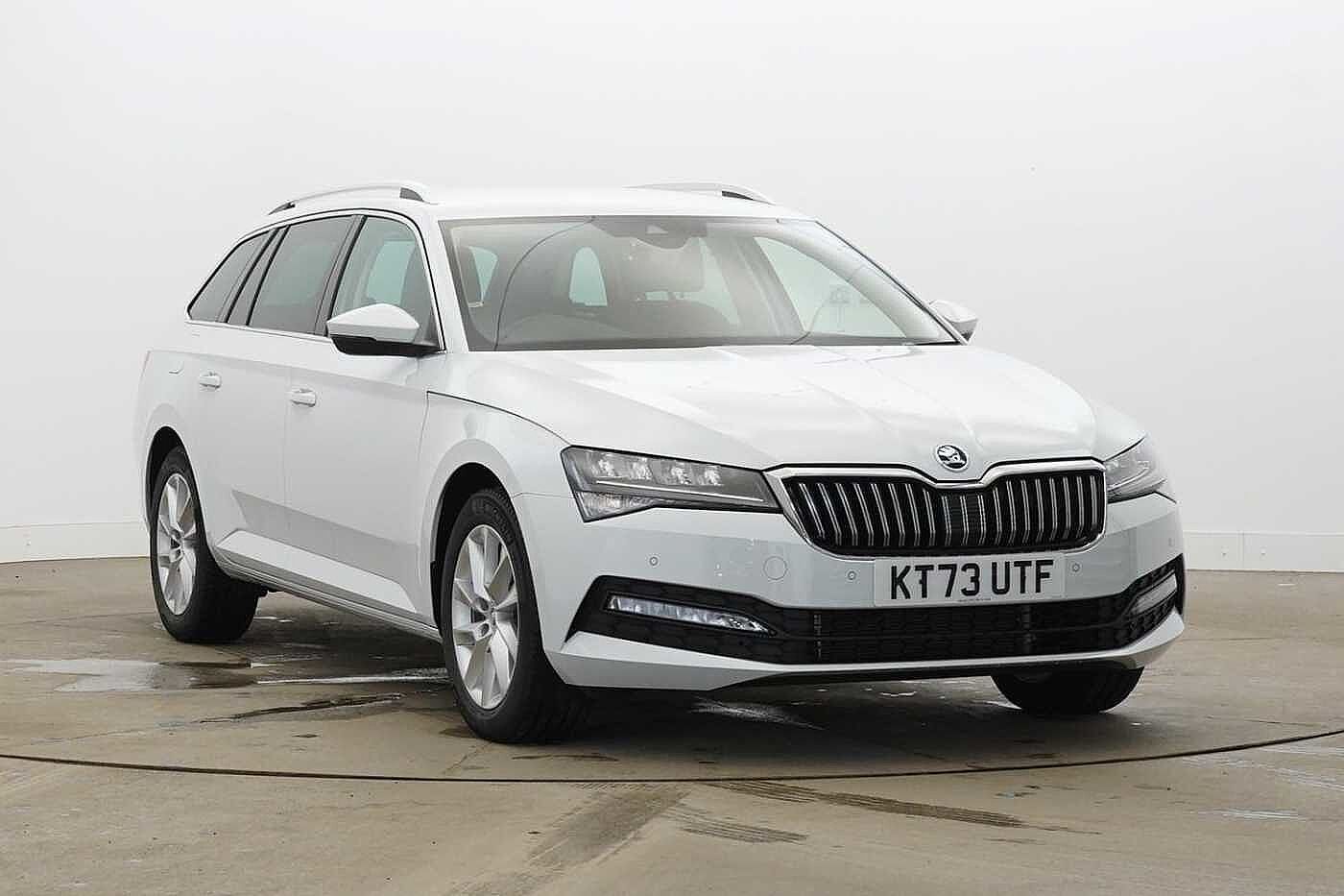 Main listing image - Skoda Superb Estate