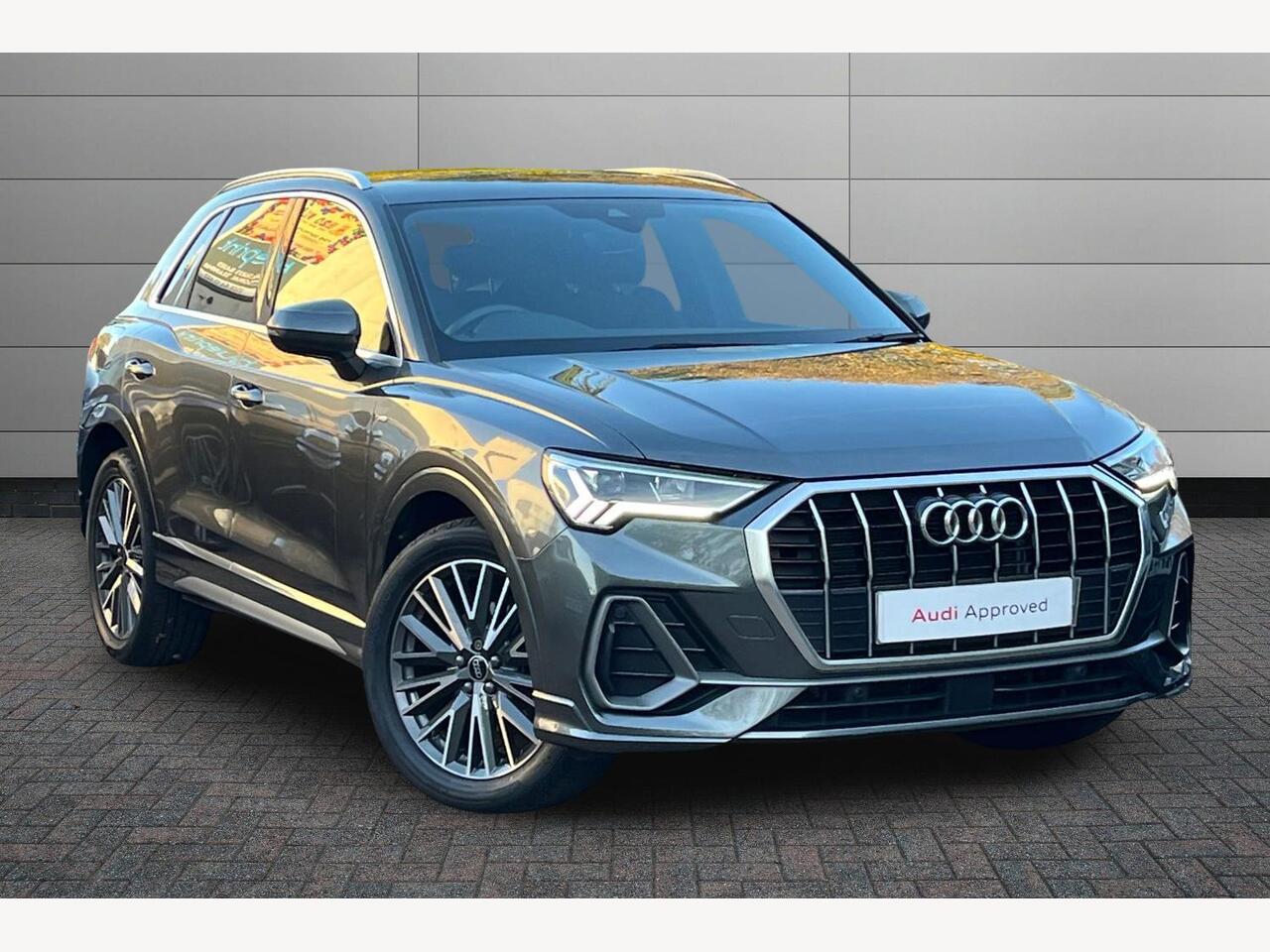 Main listing image - Audi Q3