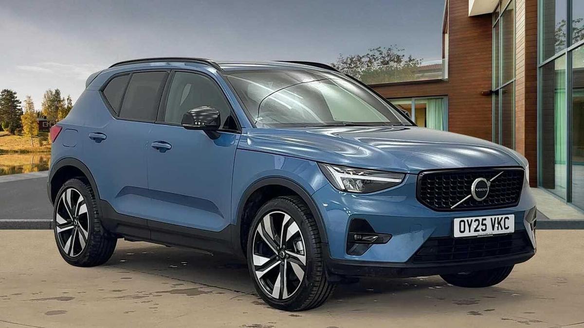 Main listing image - Volvo XC40