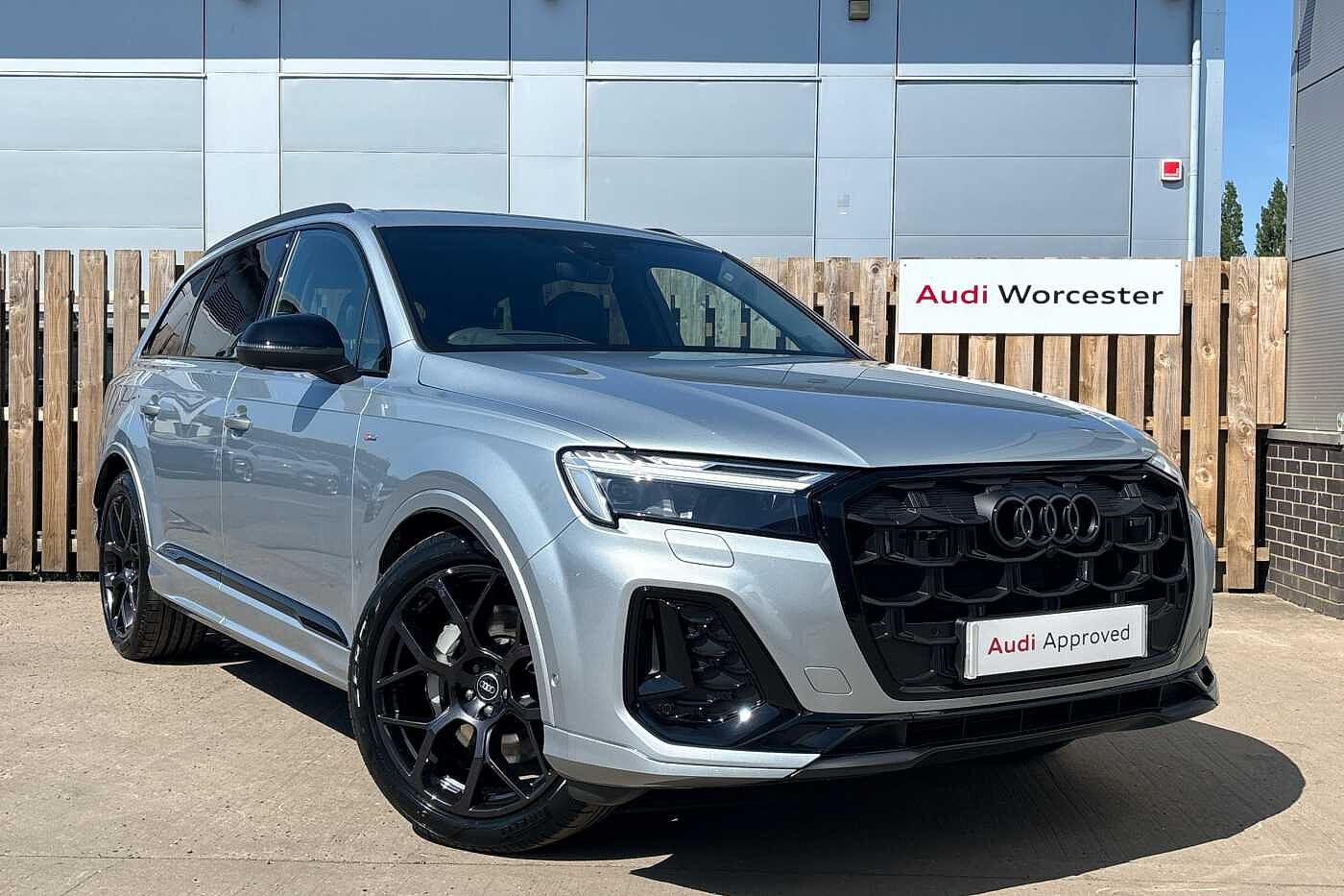 Main listing image - Audi Q7
