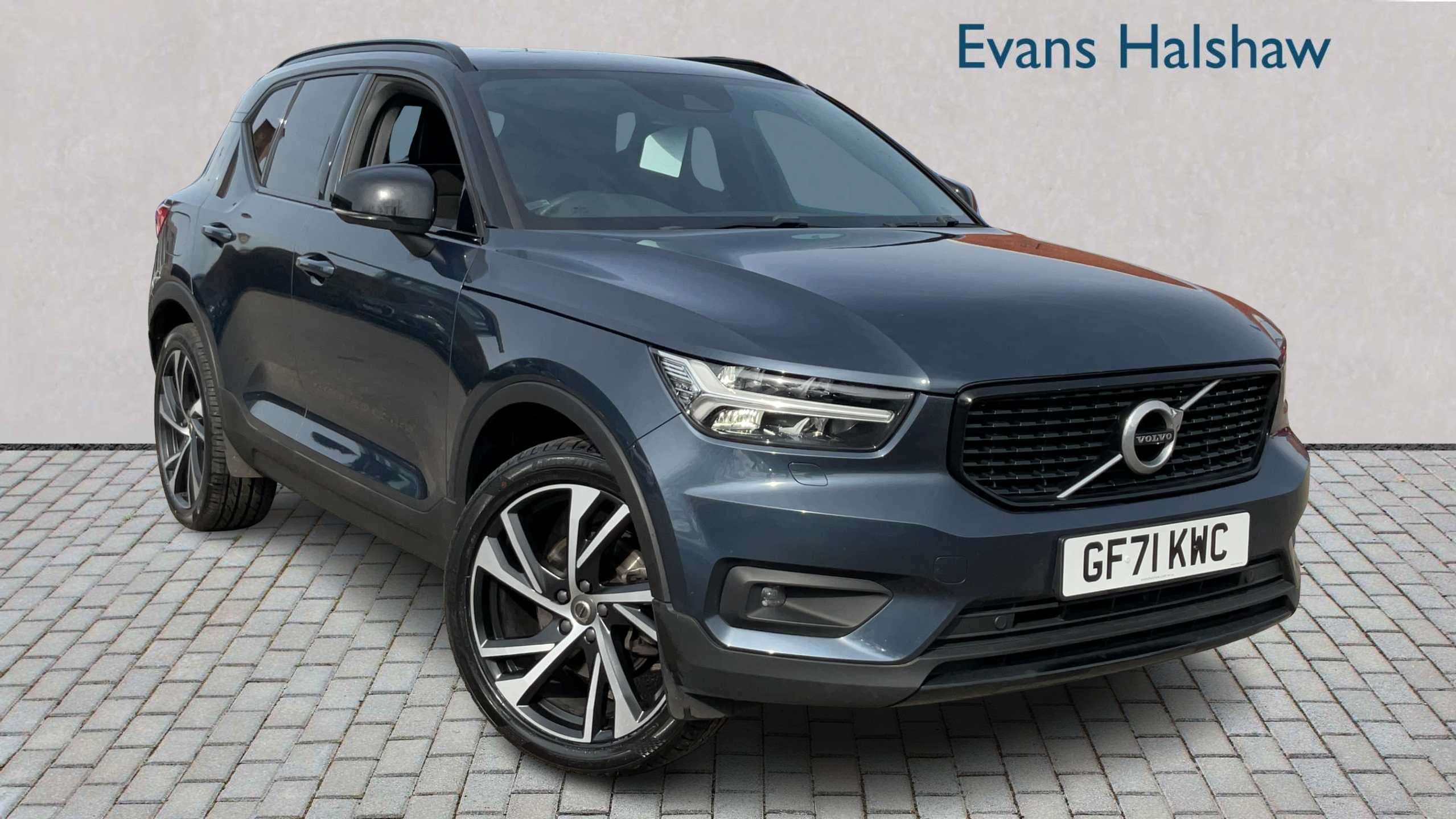 Main listing image - Volvo XC40
