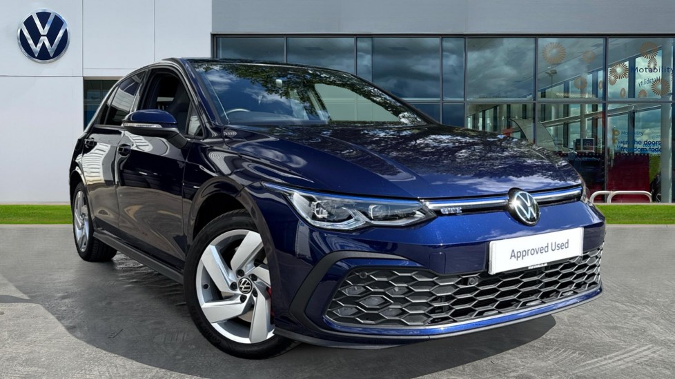 Main listing image - Volkswagen Golf GTE
