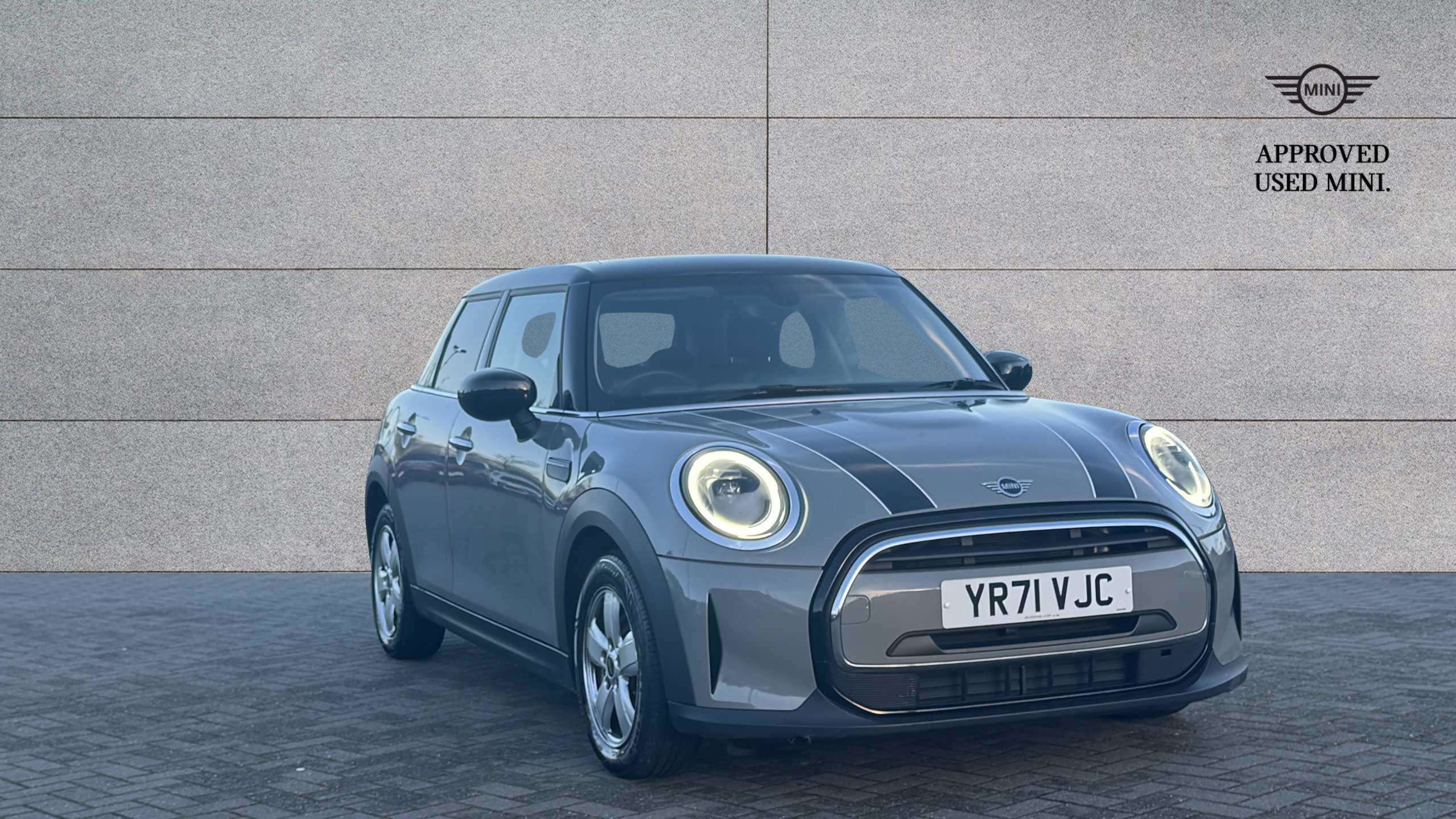 Main listing image - MINI Hatchback 5dr
