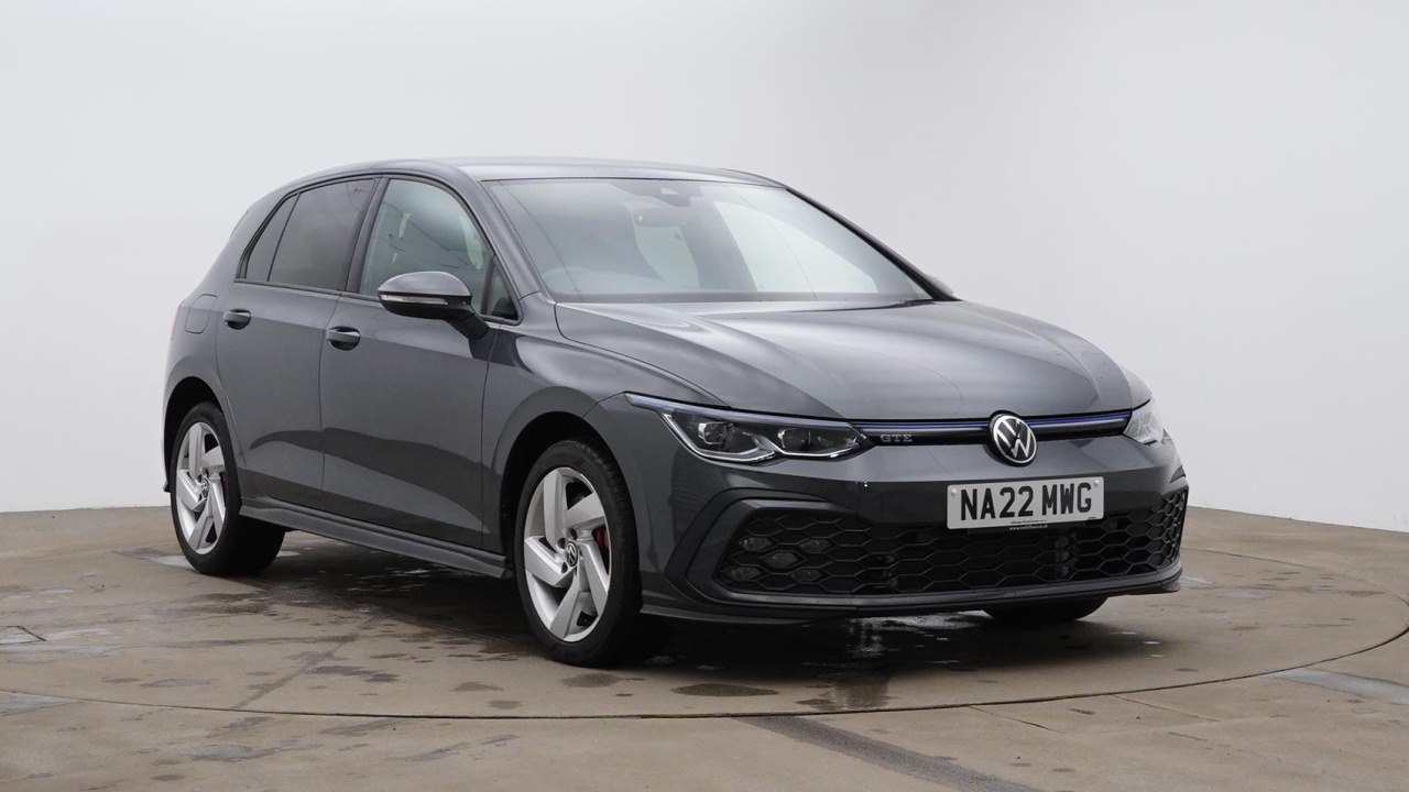 Main listing image - Volkswagen Golf GTE