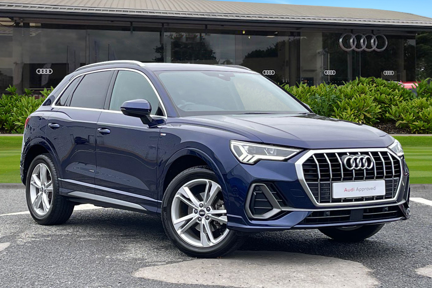 Main listing image - Audi Q3