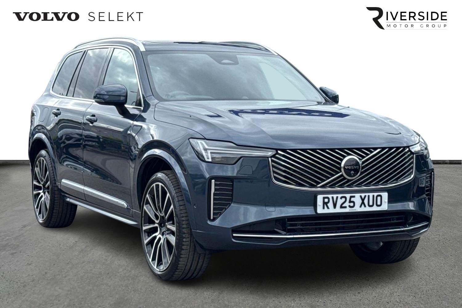 Main listing image - Volvo XC90