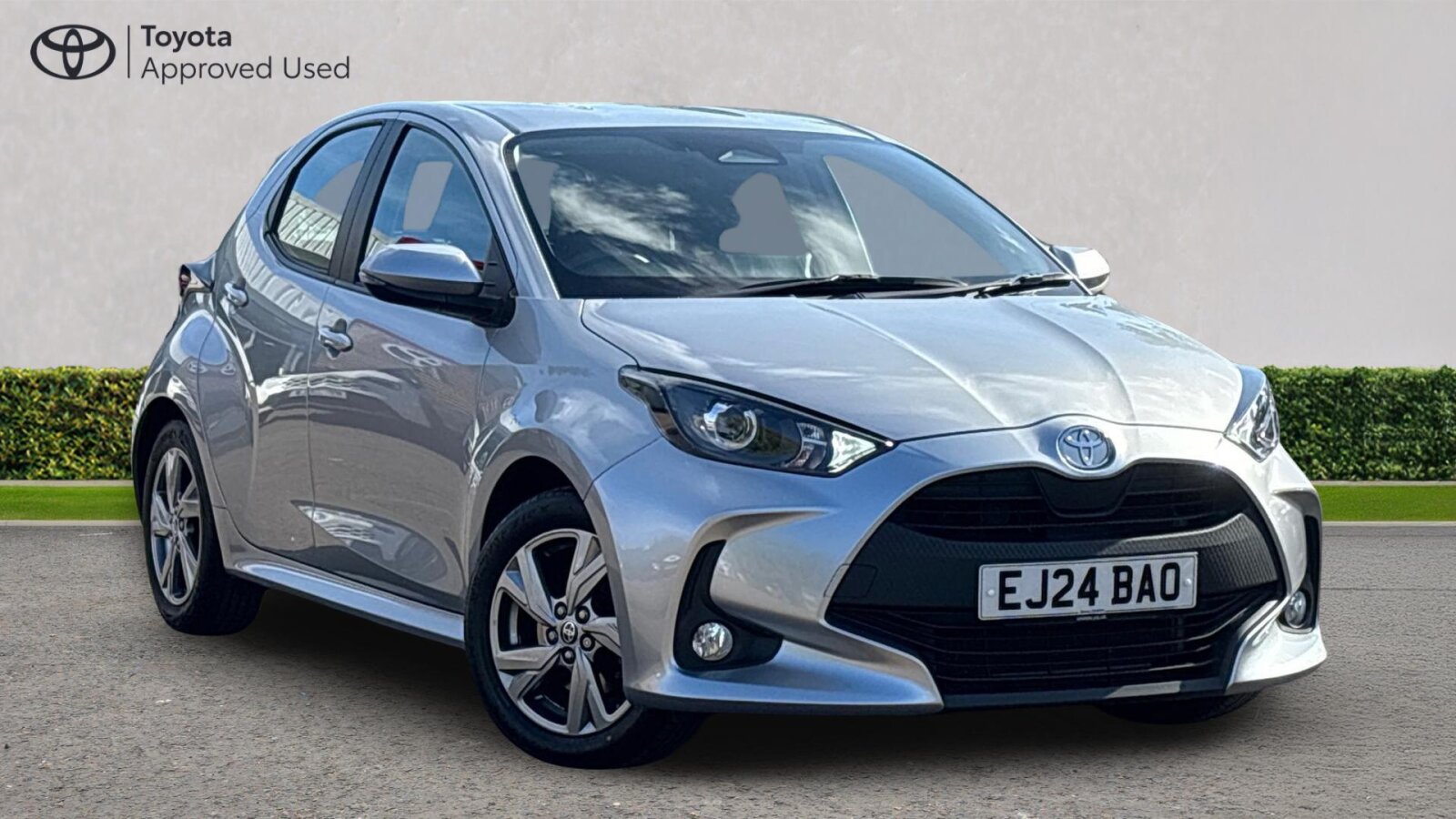 Main listing image - Toyota Yaris