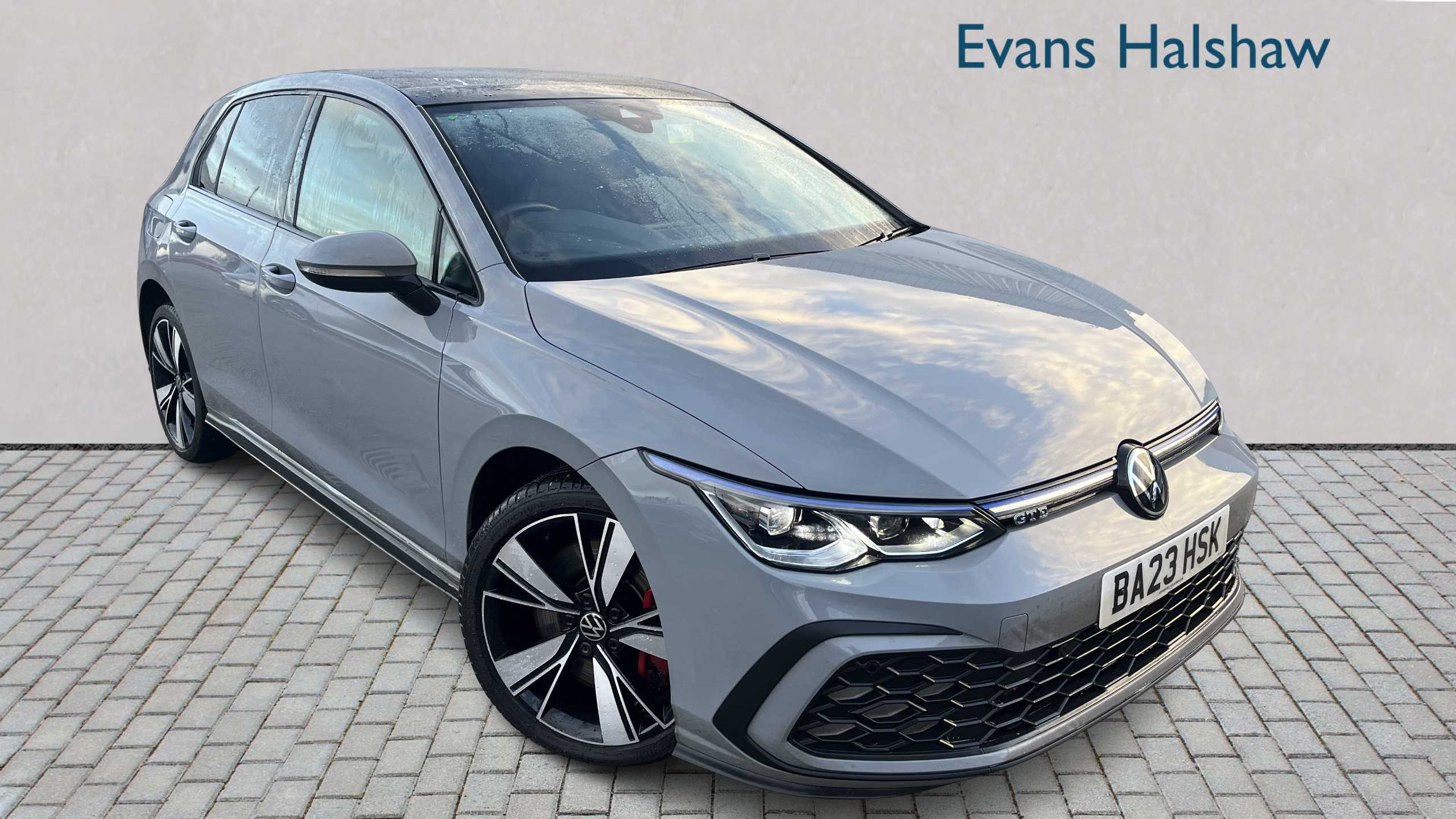 Main listing image - Volkswagen Golf GTE