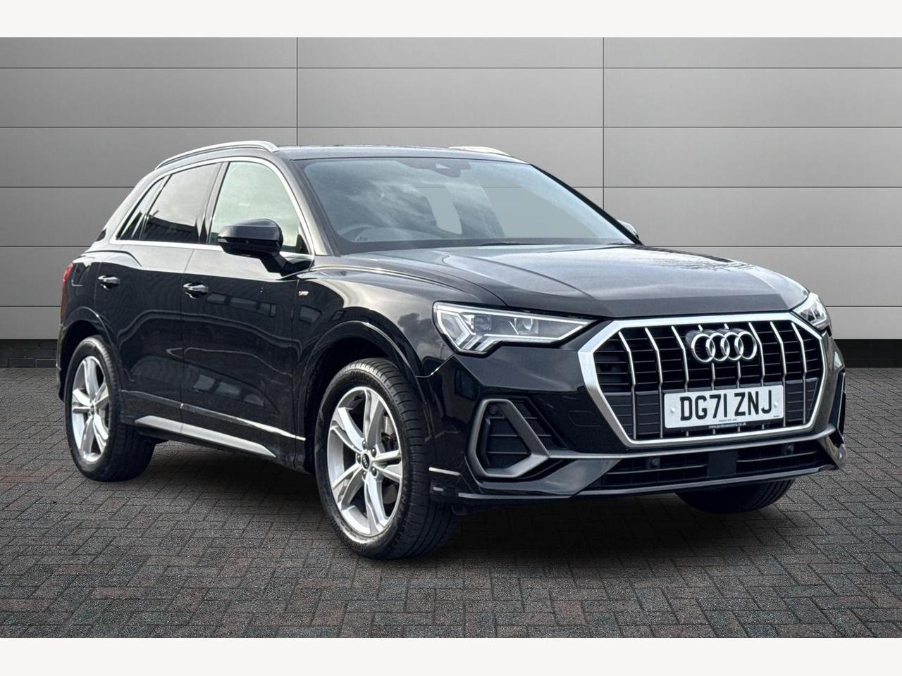 Main listing image - Audi Q3