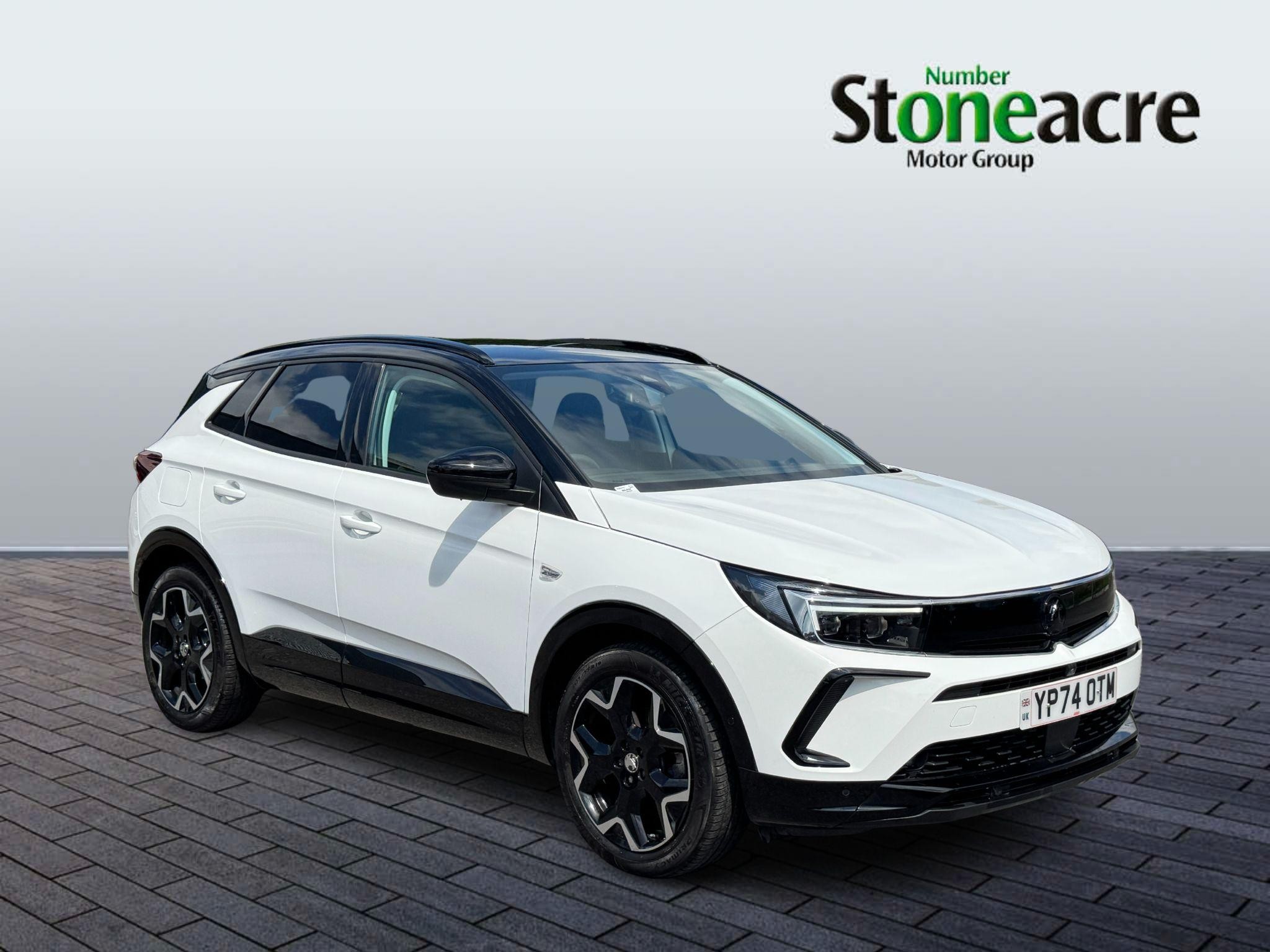 Main listing image - Vauxhall Grandland