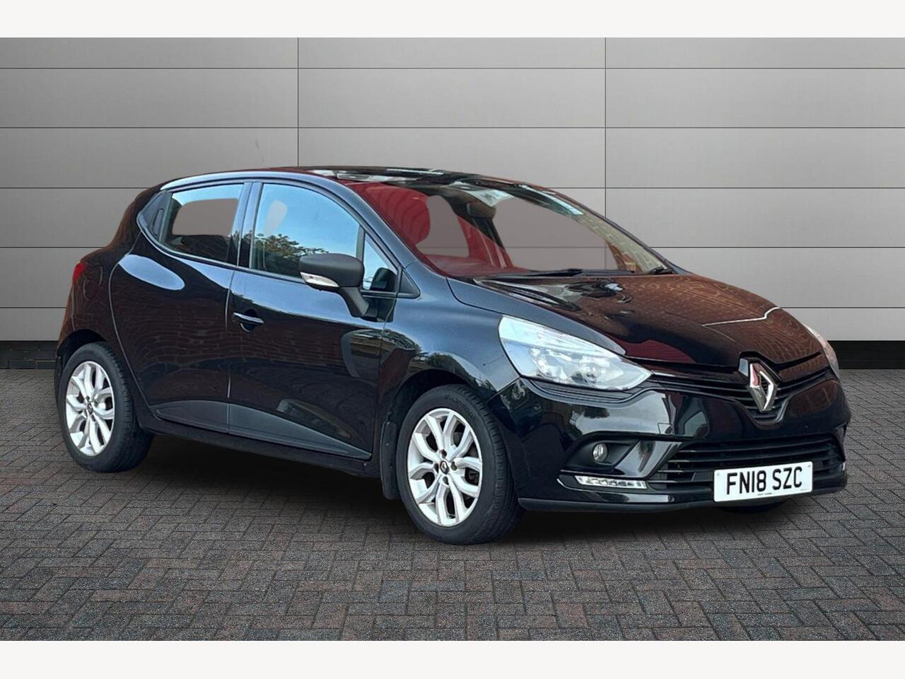 Main listing image - Renault Clio
