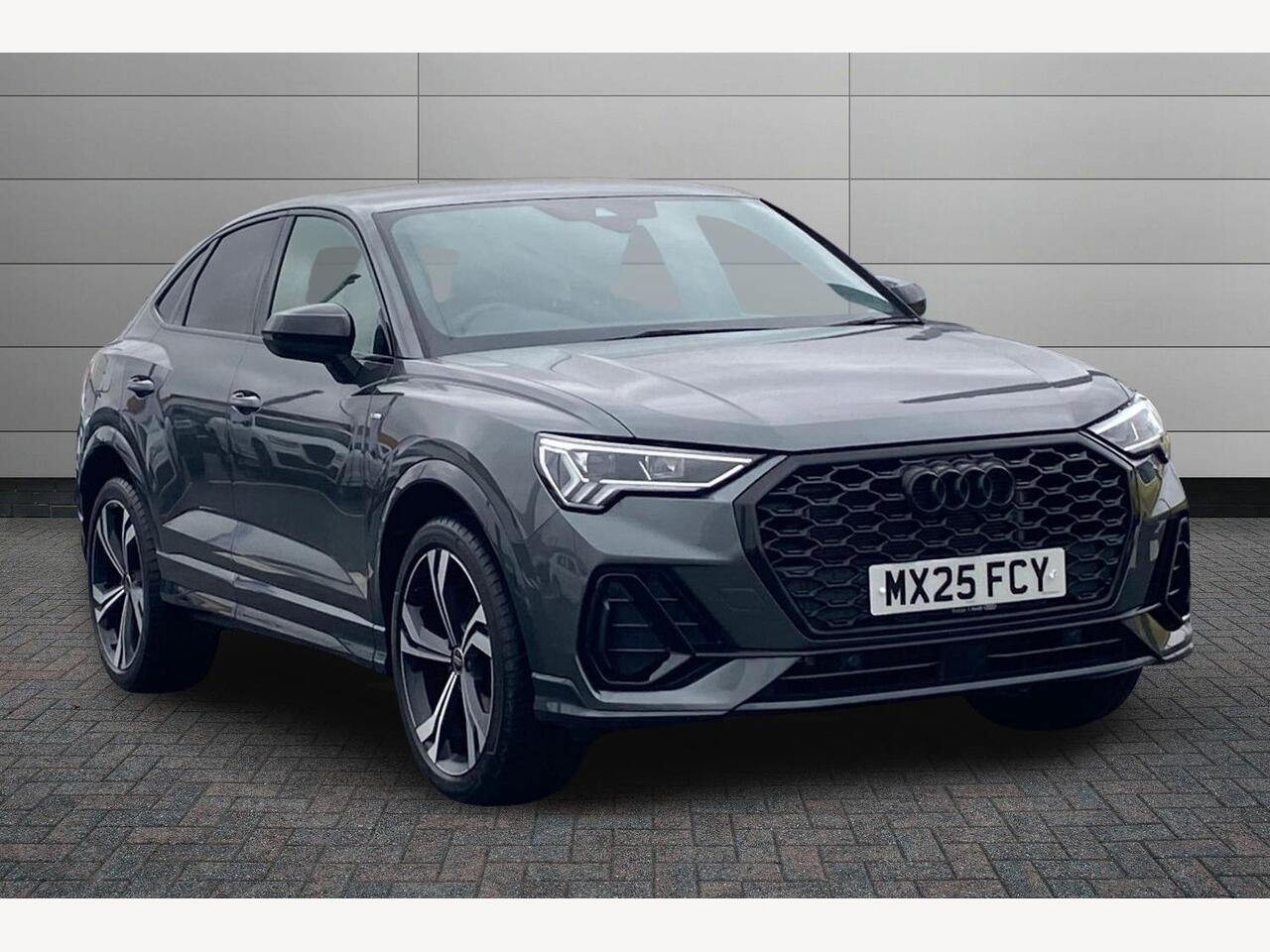 Main listing image - Audi Q3
